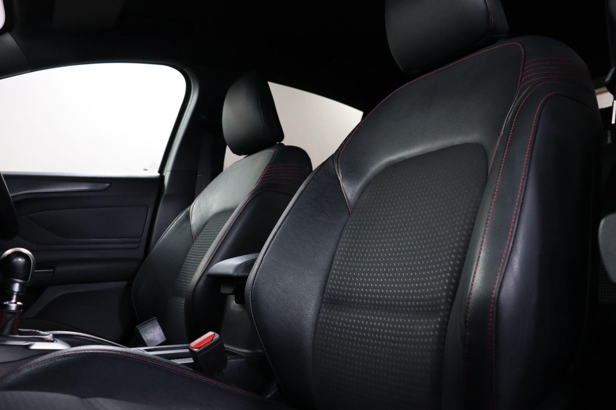 Ford Focus view 35