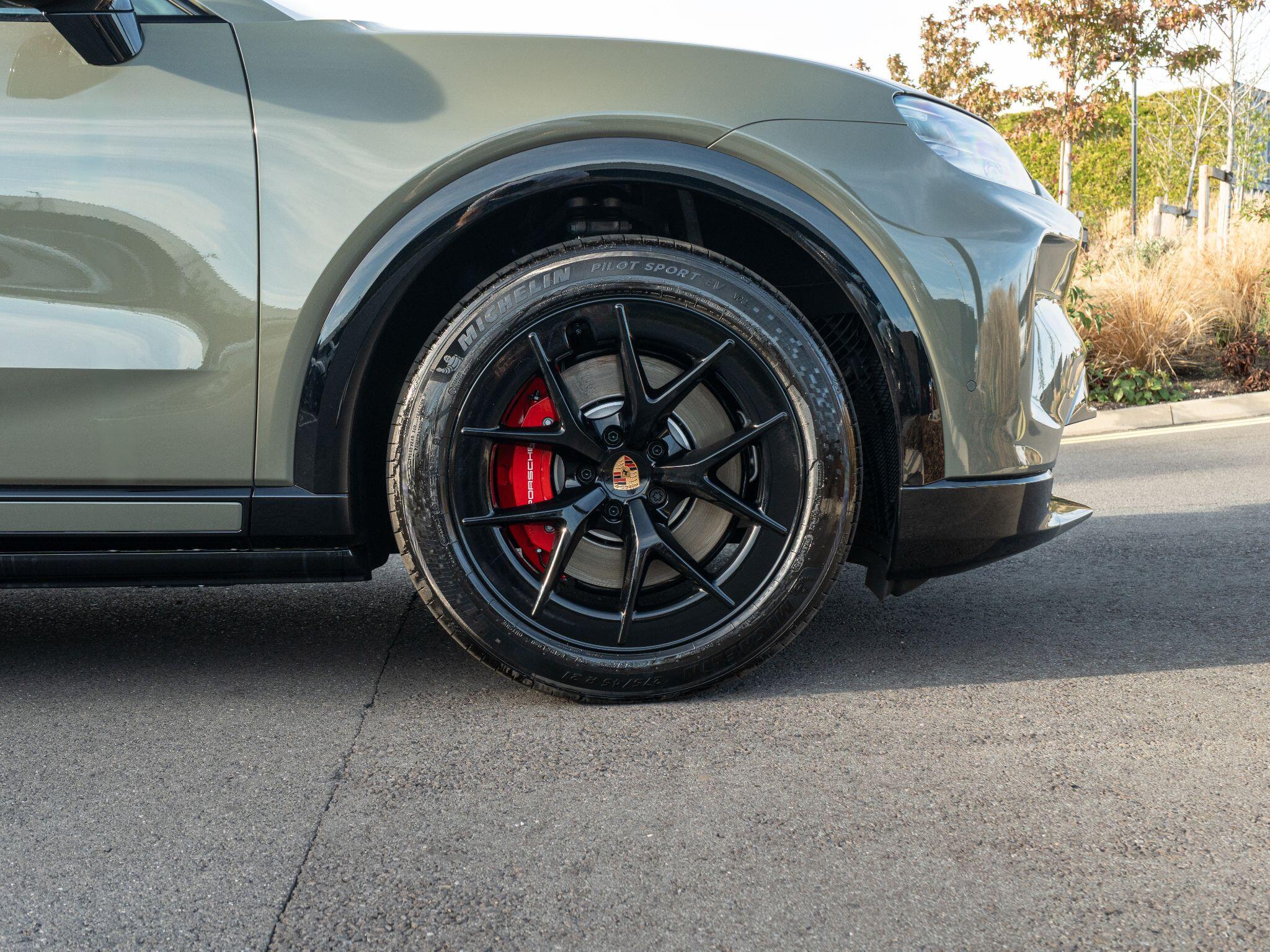 Porsche Cayenne view 12
