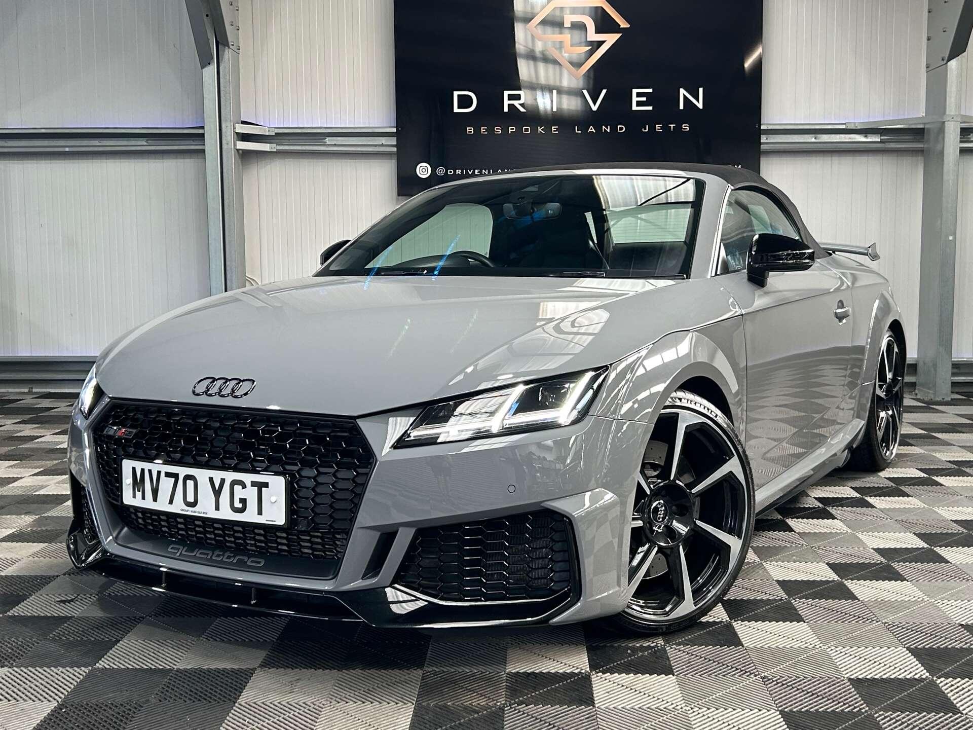 Audi TT RS view 12