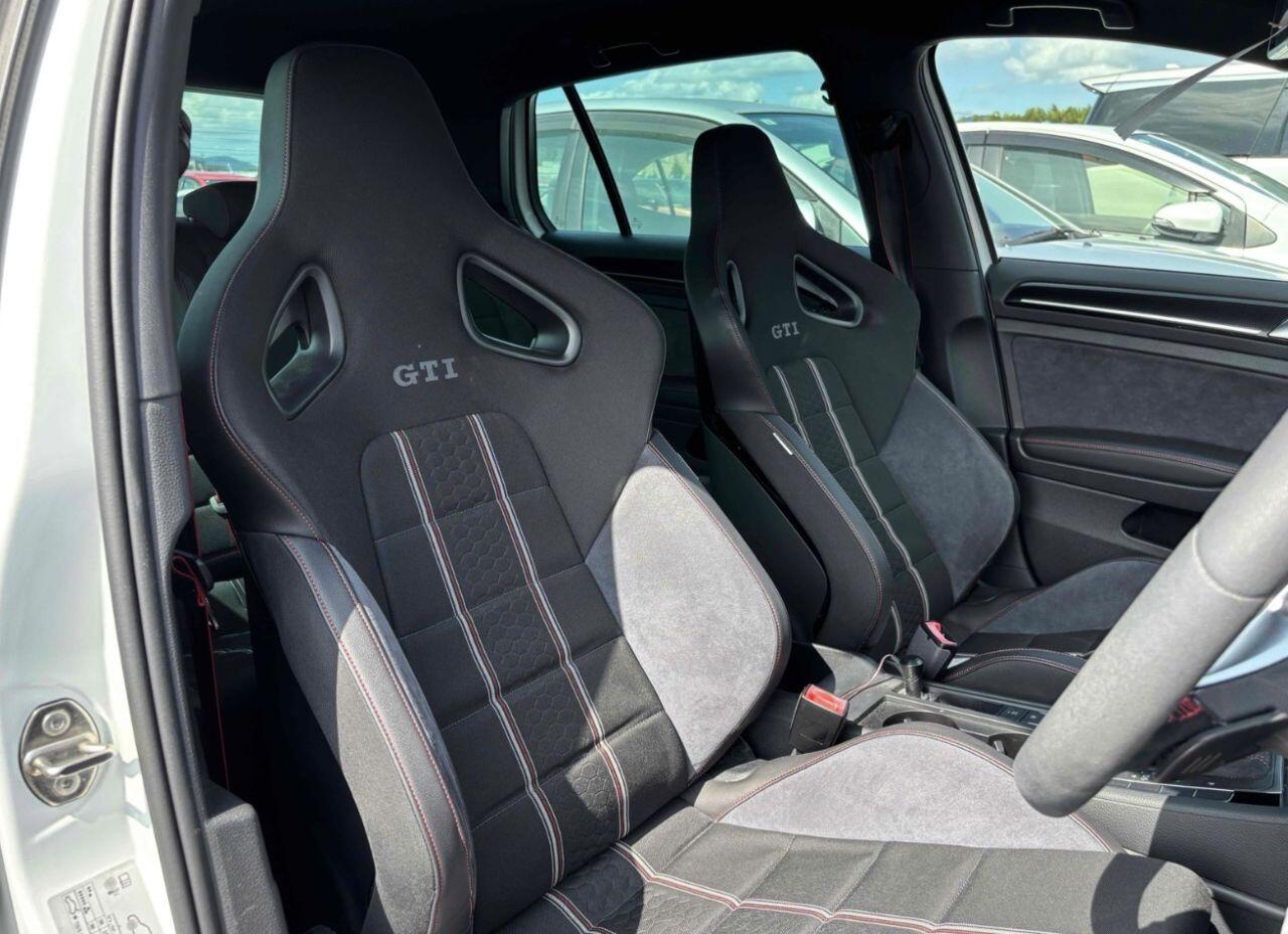 Volkswagen Golf view 7