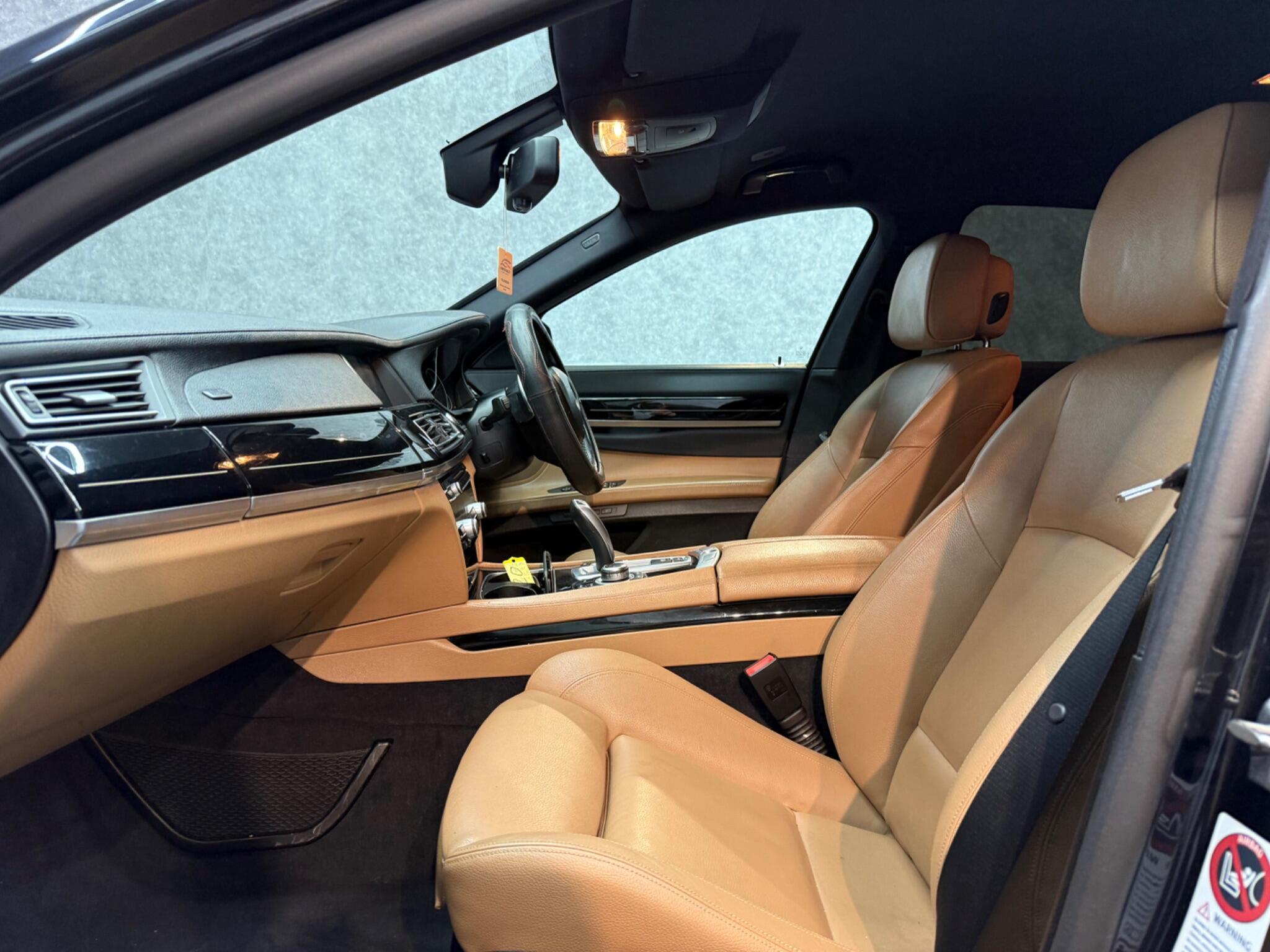 BMW 7 Series view 3