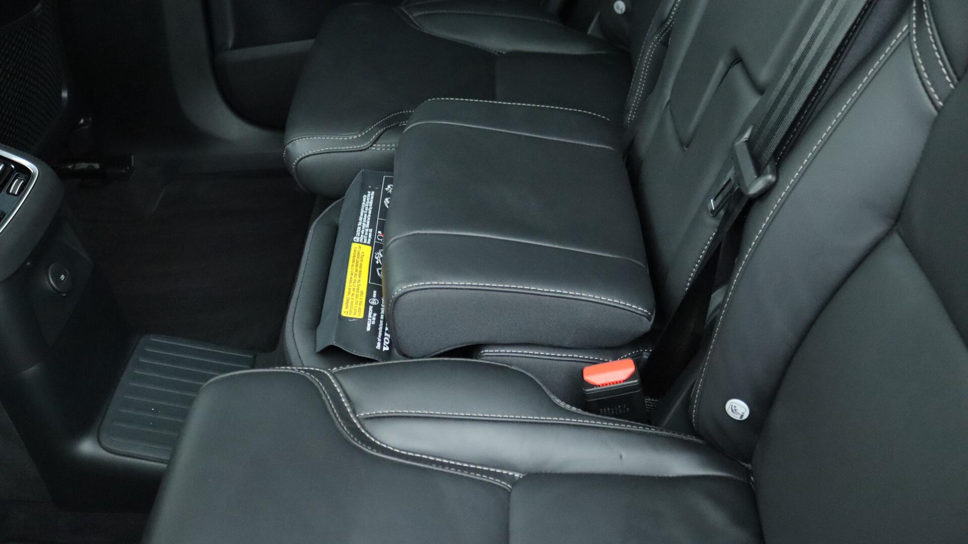 Volvo XC90 view 35