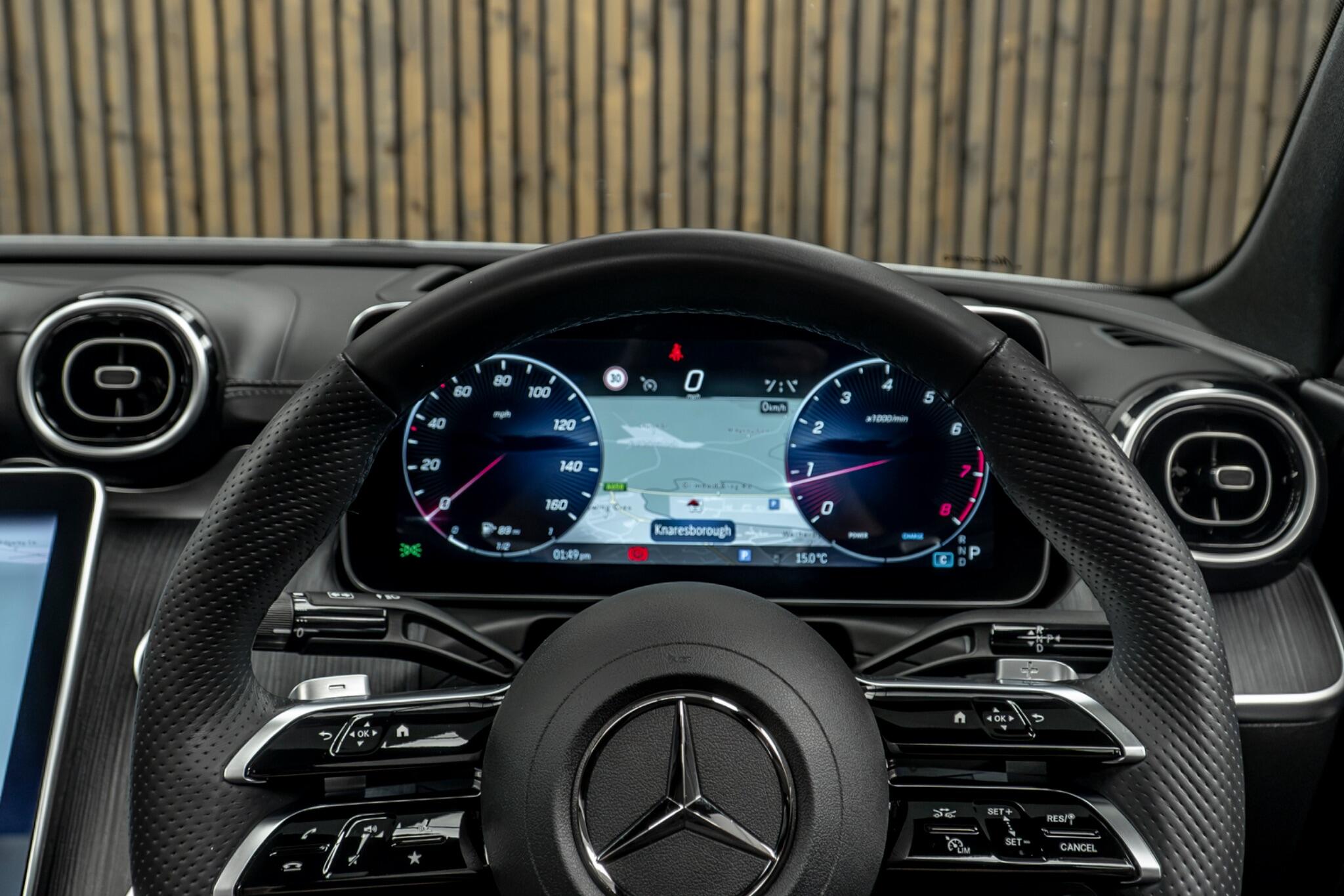 Mercedes-Benz C-Class view 33