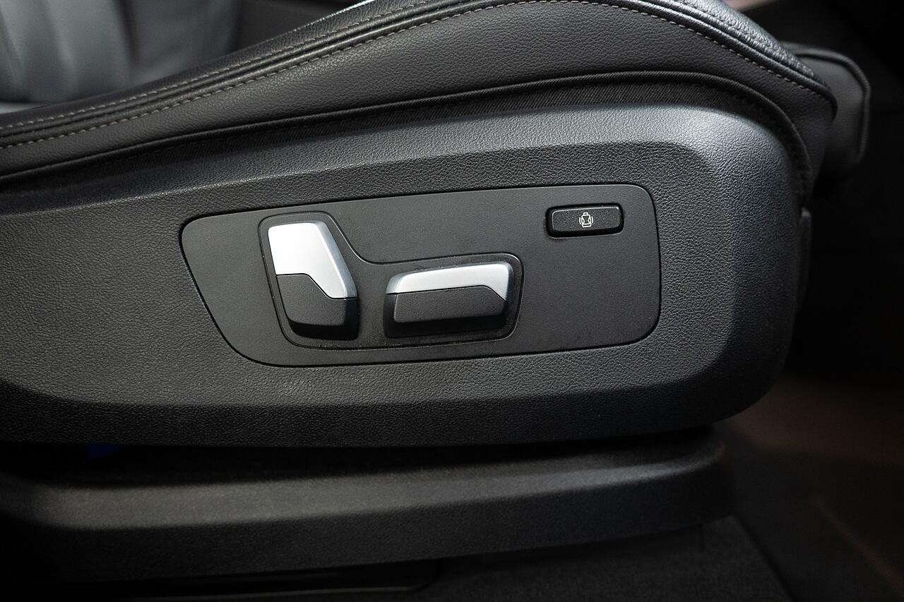 BMW X5 view 13