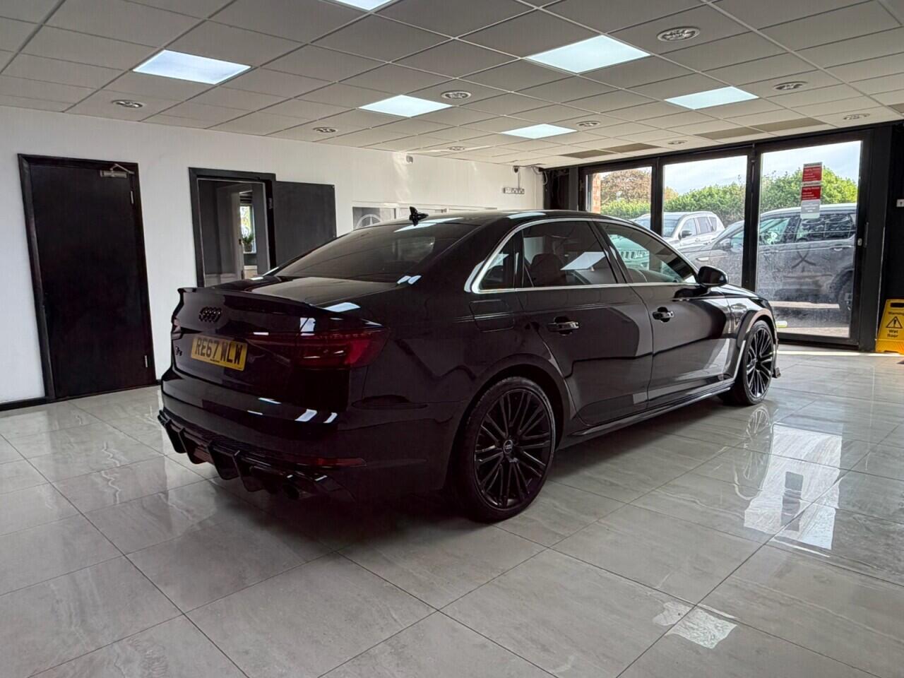 Audi S4 view 3