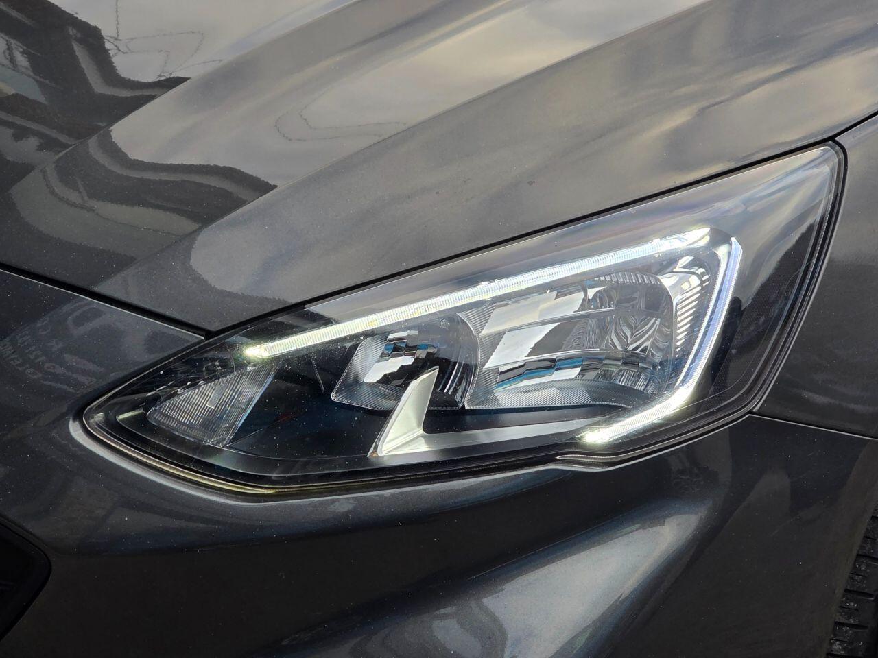 Ford Focus view 35