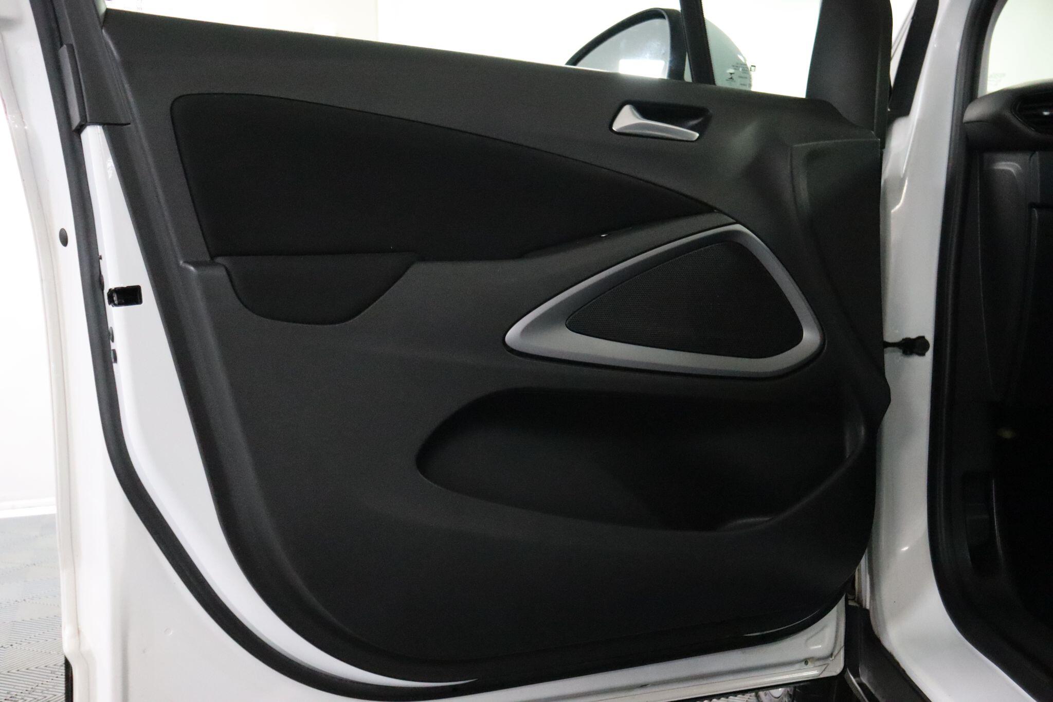 Vauxhall Crossland X view 41