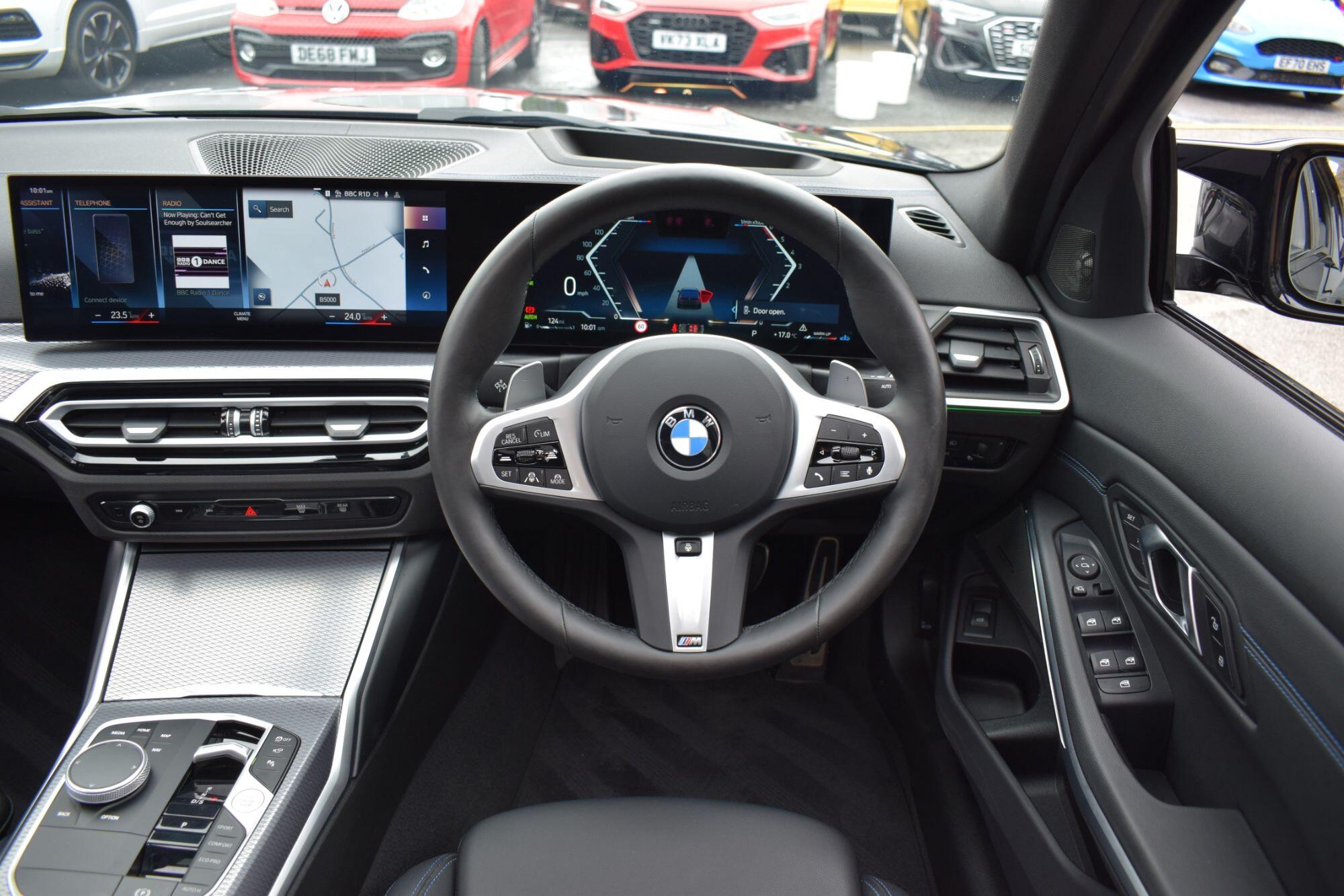 BMW 3 Series view 22