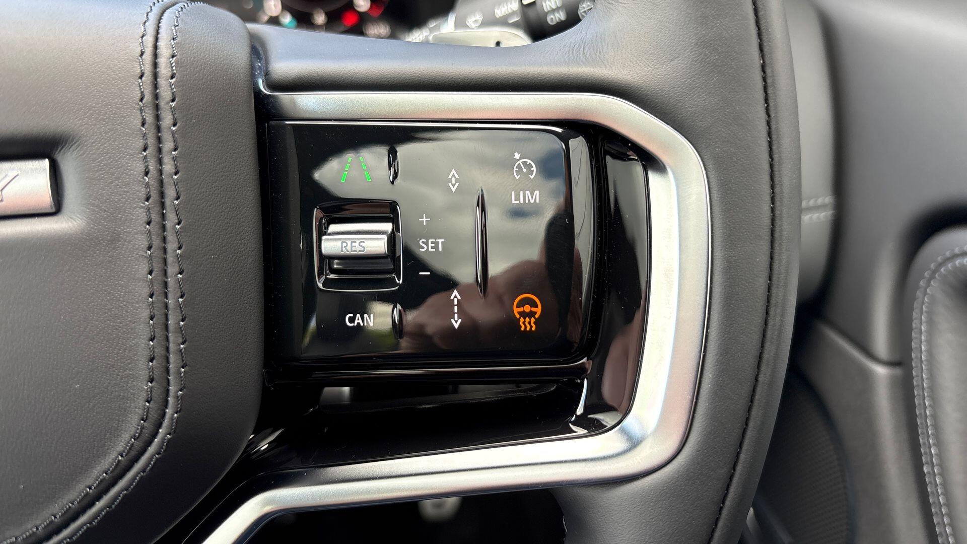 Land Rover Discovery Sport view 38