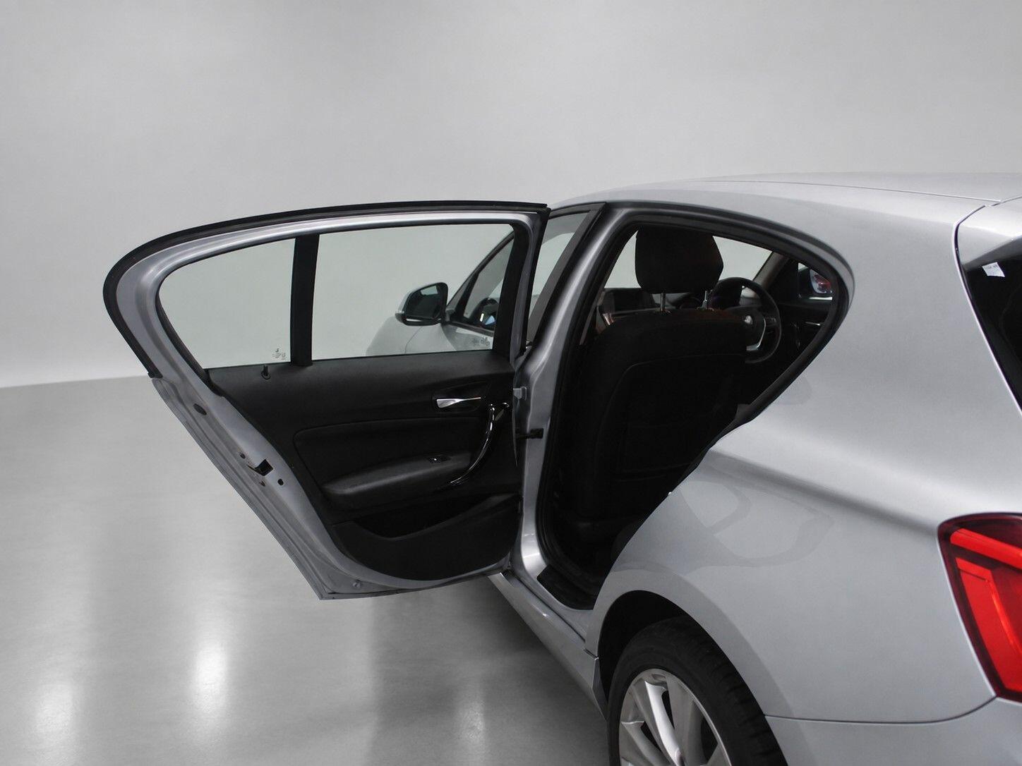 BMW 1 Series view 26