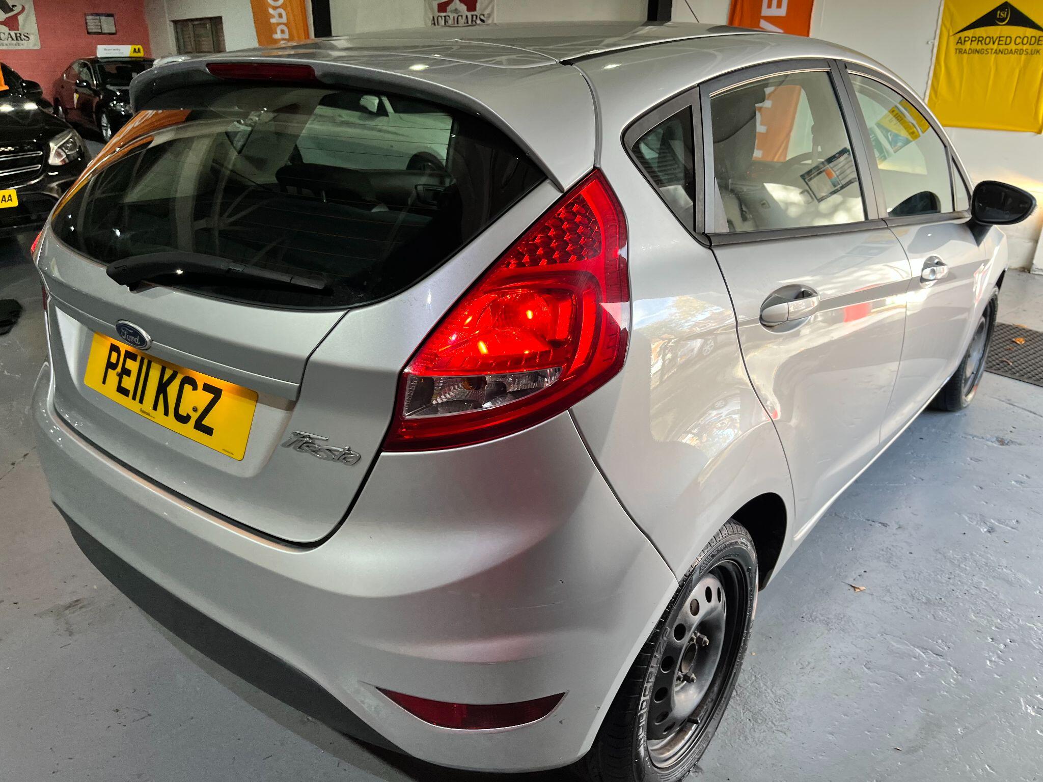 Ford Fiesta view 24