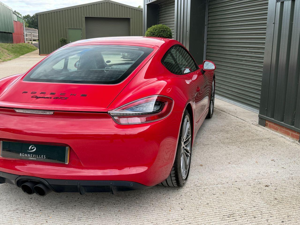Porsche Cayman view 27