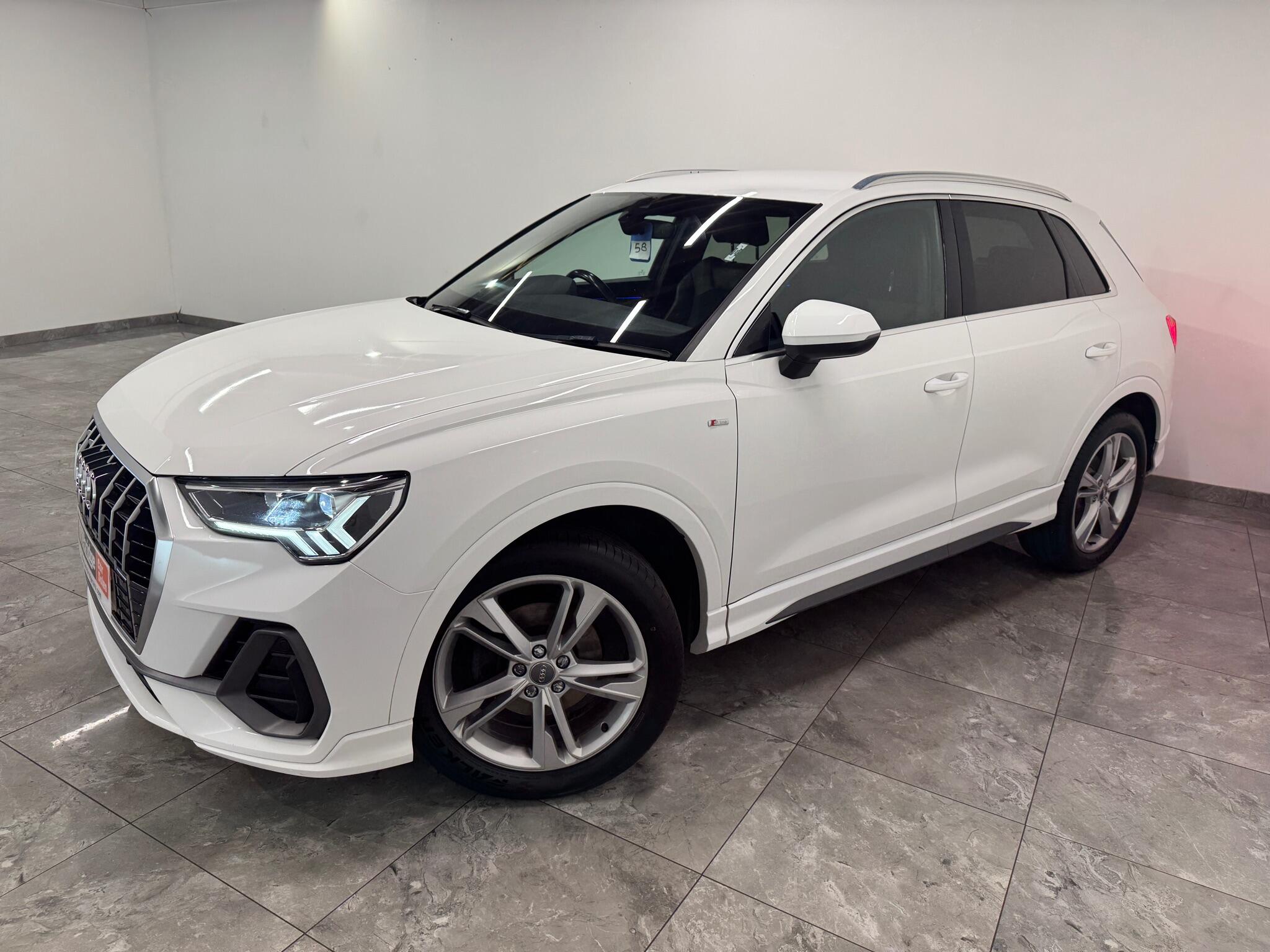 Audi Q3 view 4