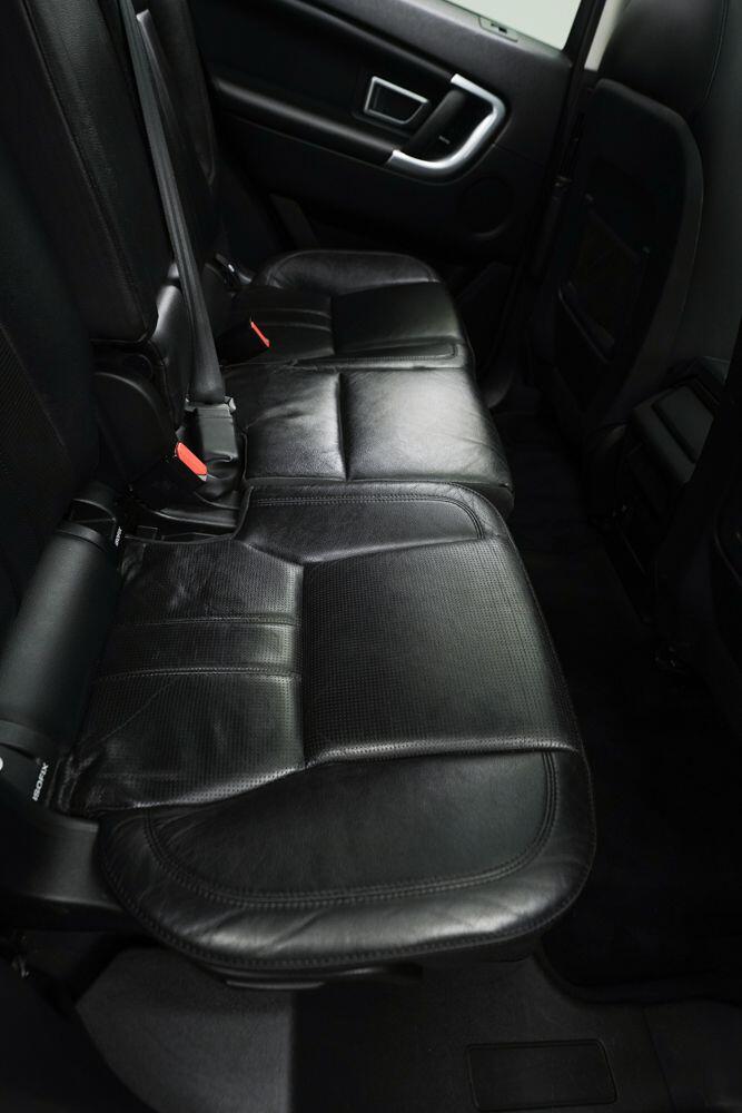 Land Rover Discovery Sport view 15