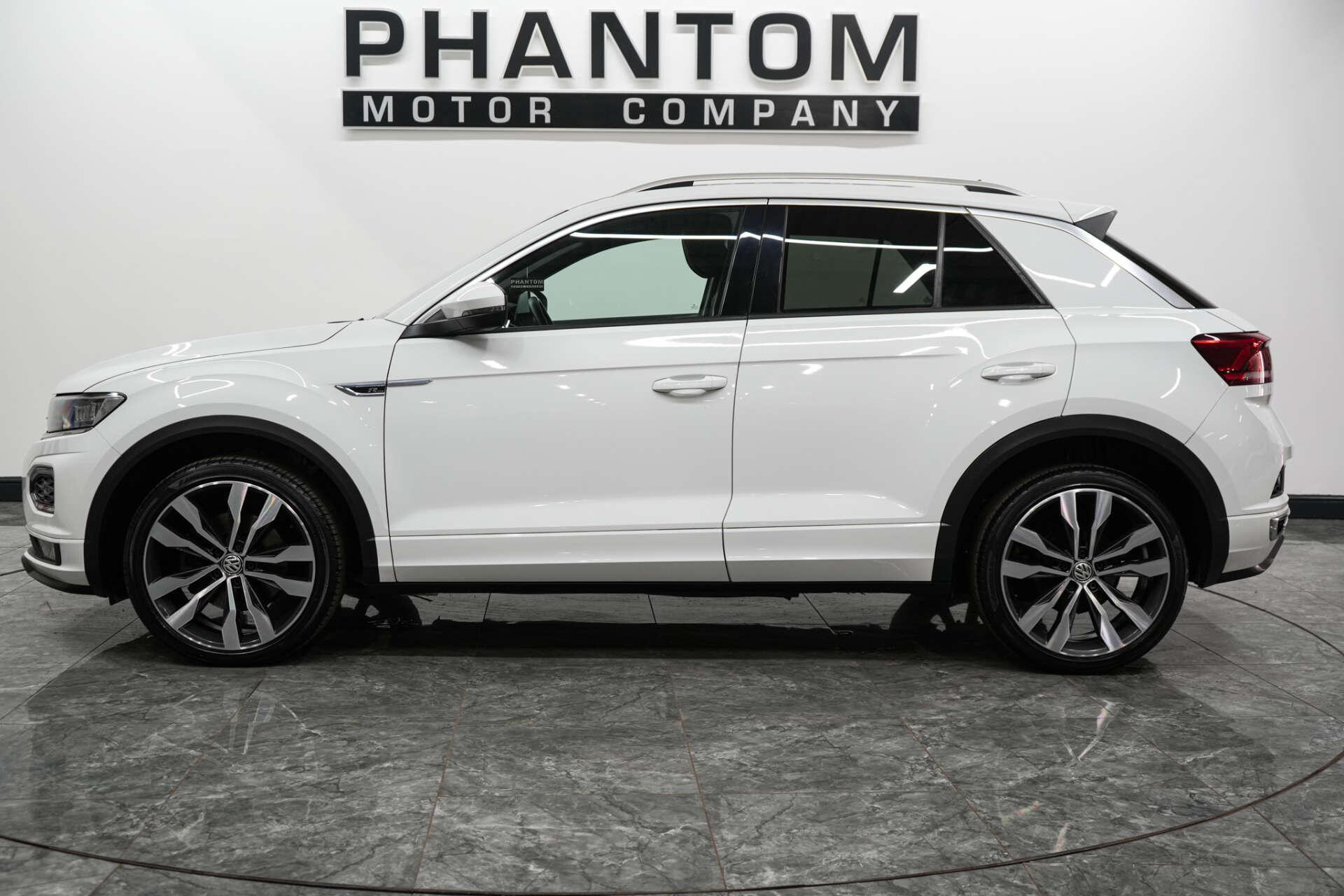 Volkswagen T-Roc view 3