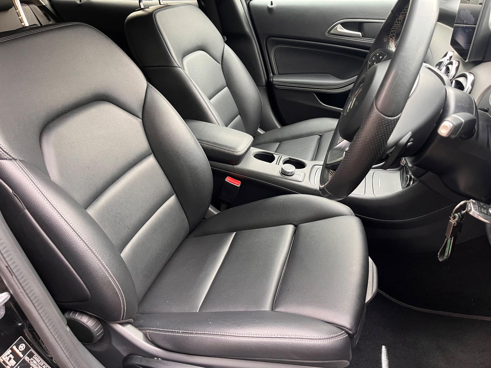 Mercedes-Benz Gla view 24