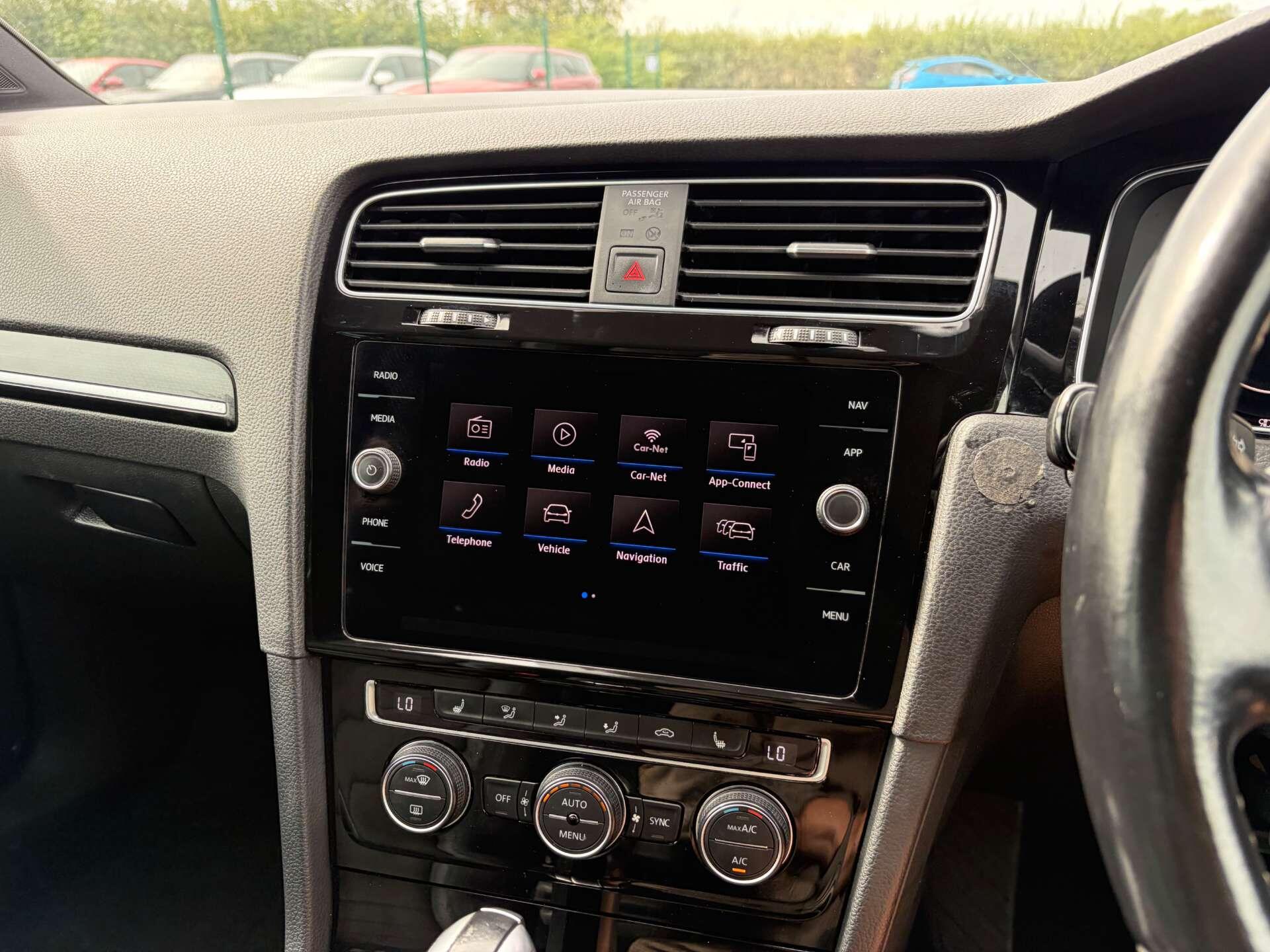 Volkswagen Golf view 44