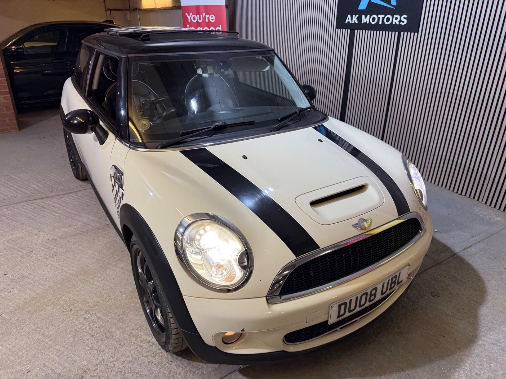 2008 MINI Hatch image 7