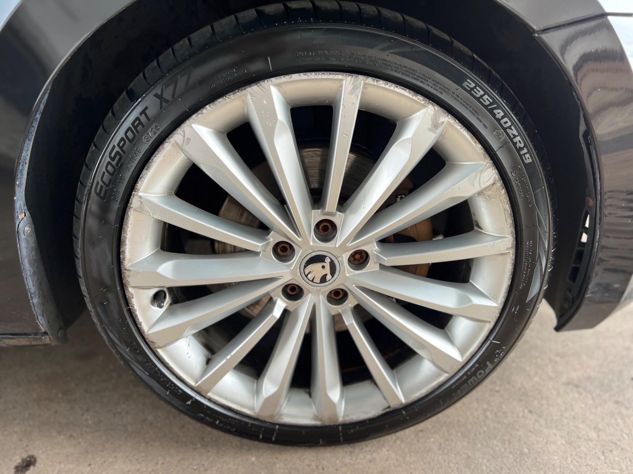 Skoda Superb view 23
