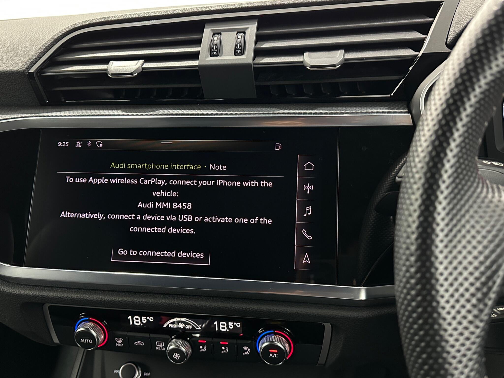 Audi Q3 view 23