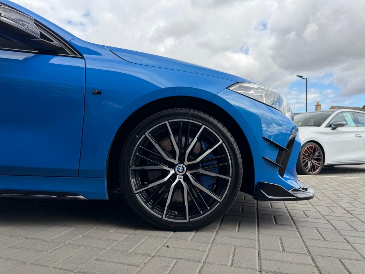 BMW 1 Series view 9