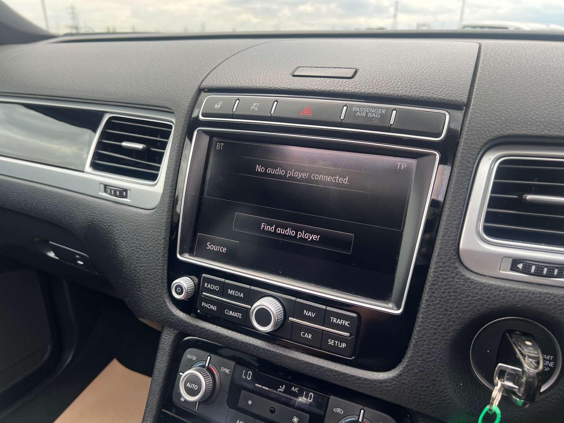 Volkswagen Touareg view 23