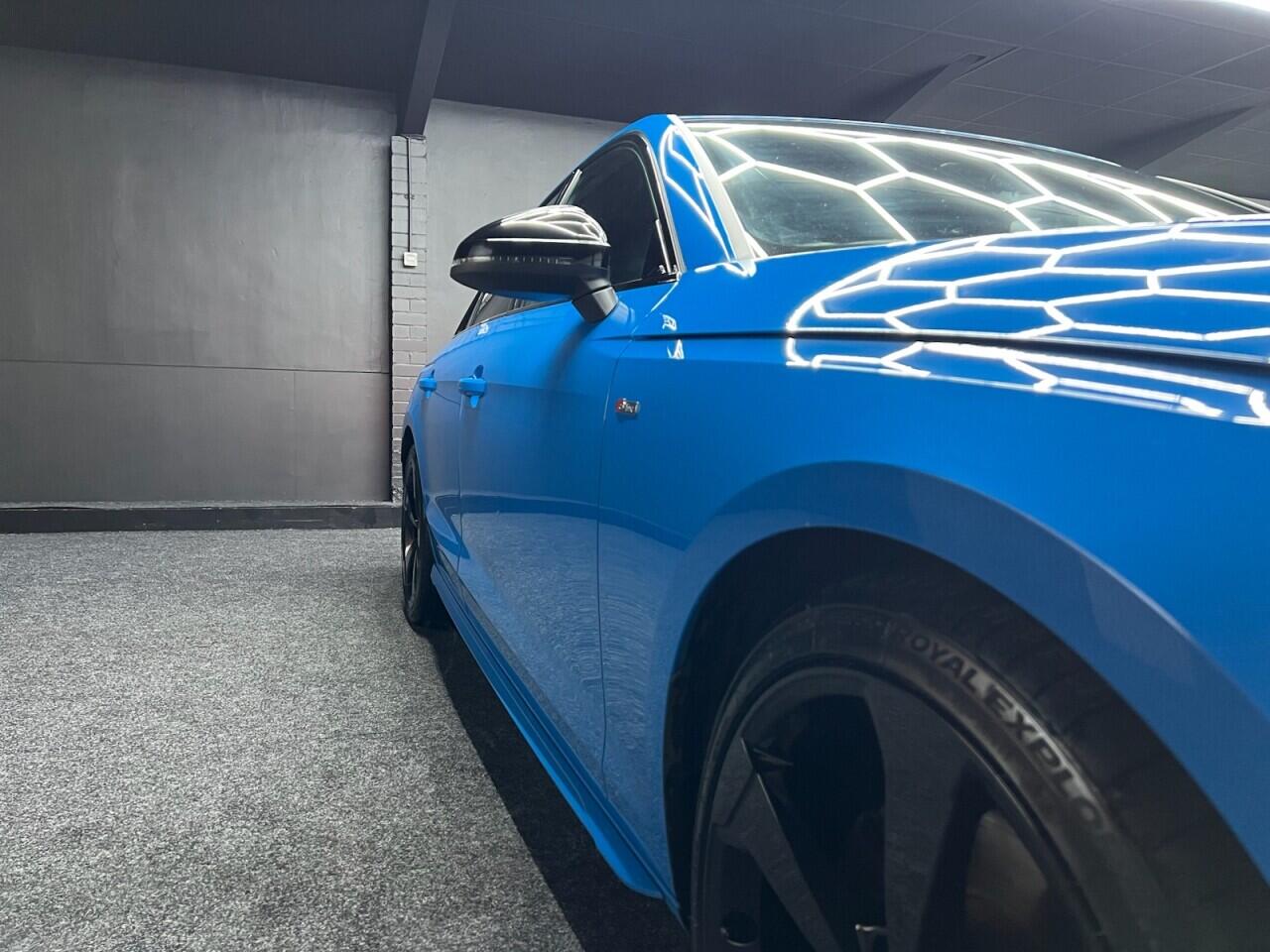 Audi A4 view 18