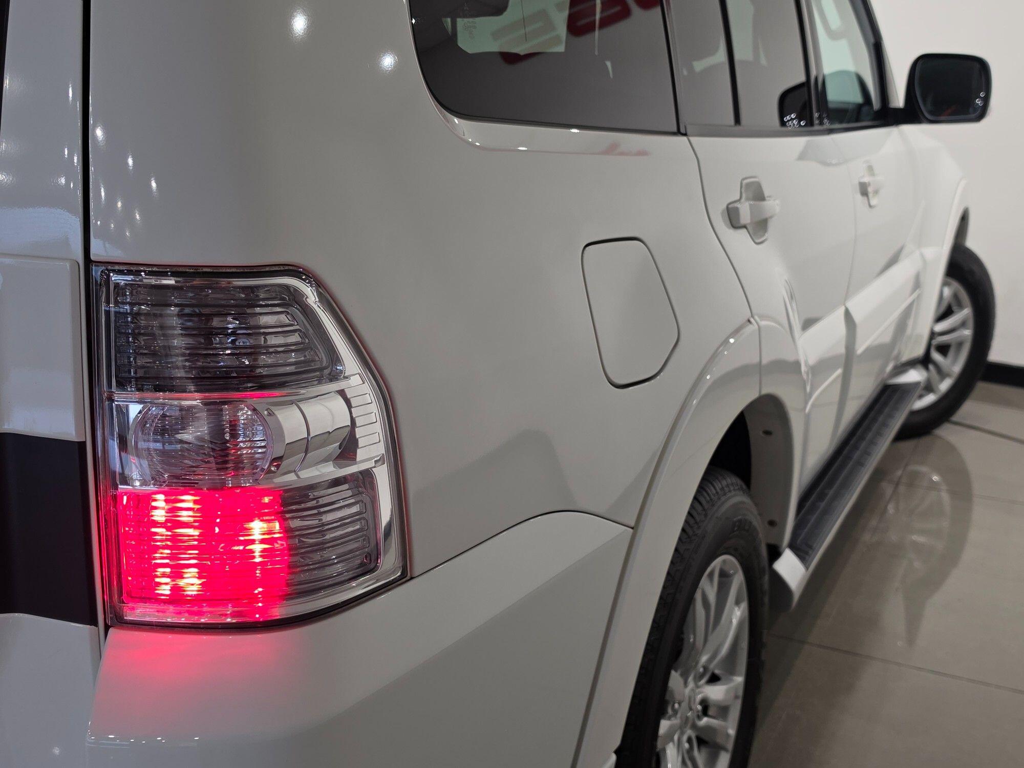Mitsubishi Shogun view 85