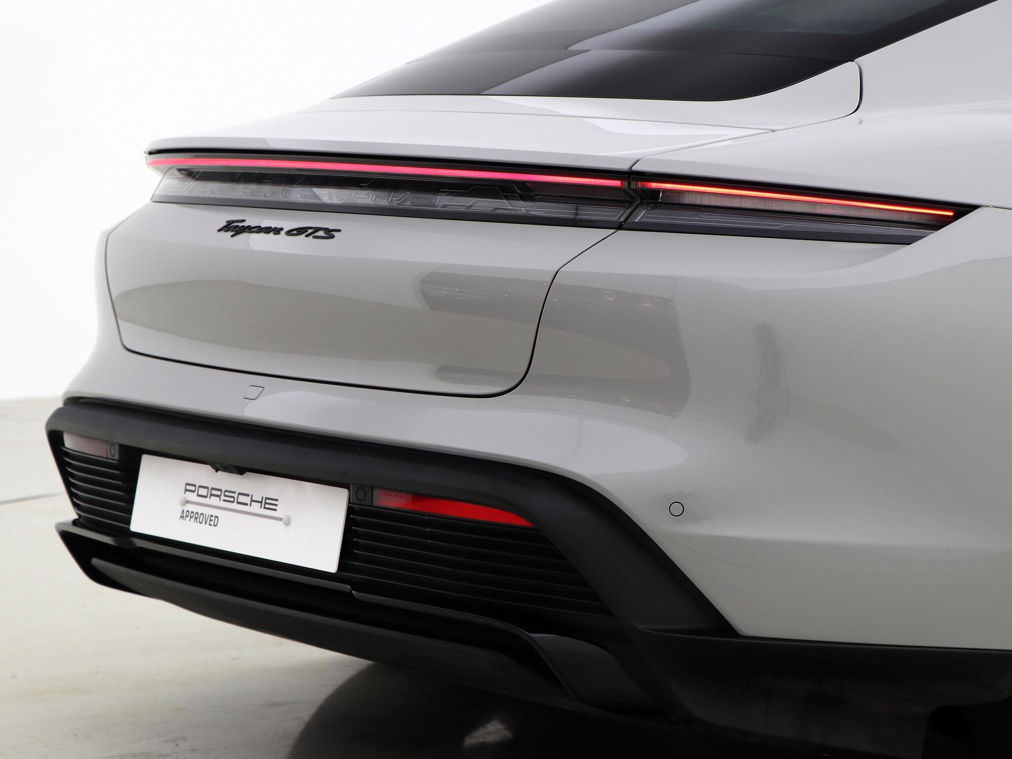 Porsche Taycan view 20
