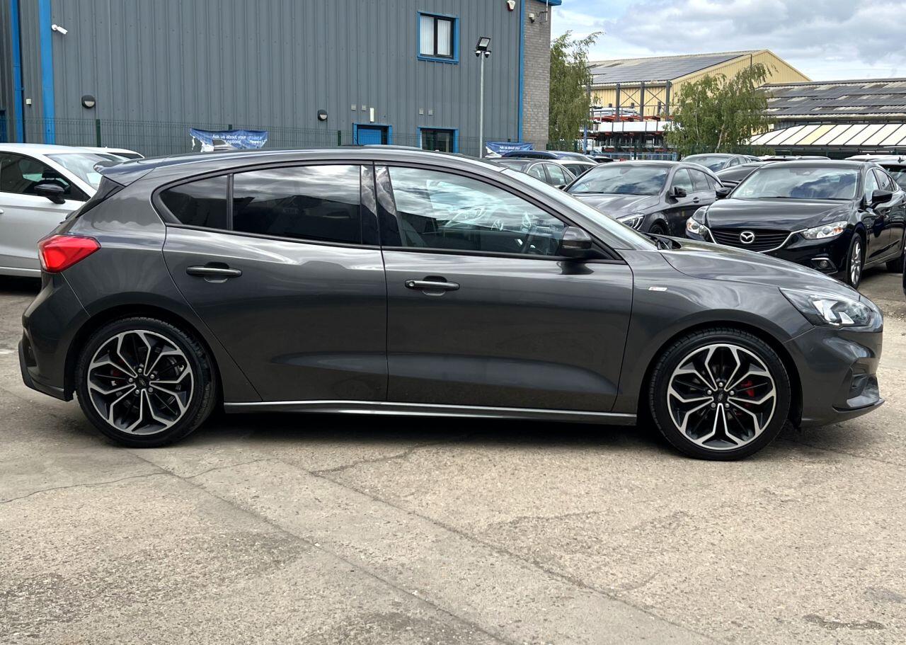 Ford Focus view 7