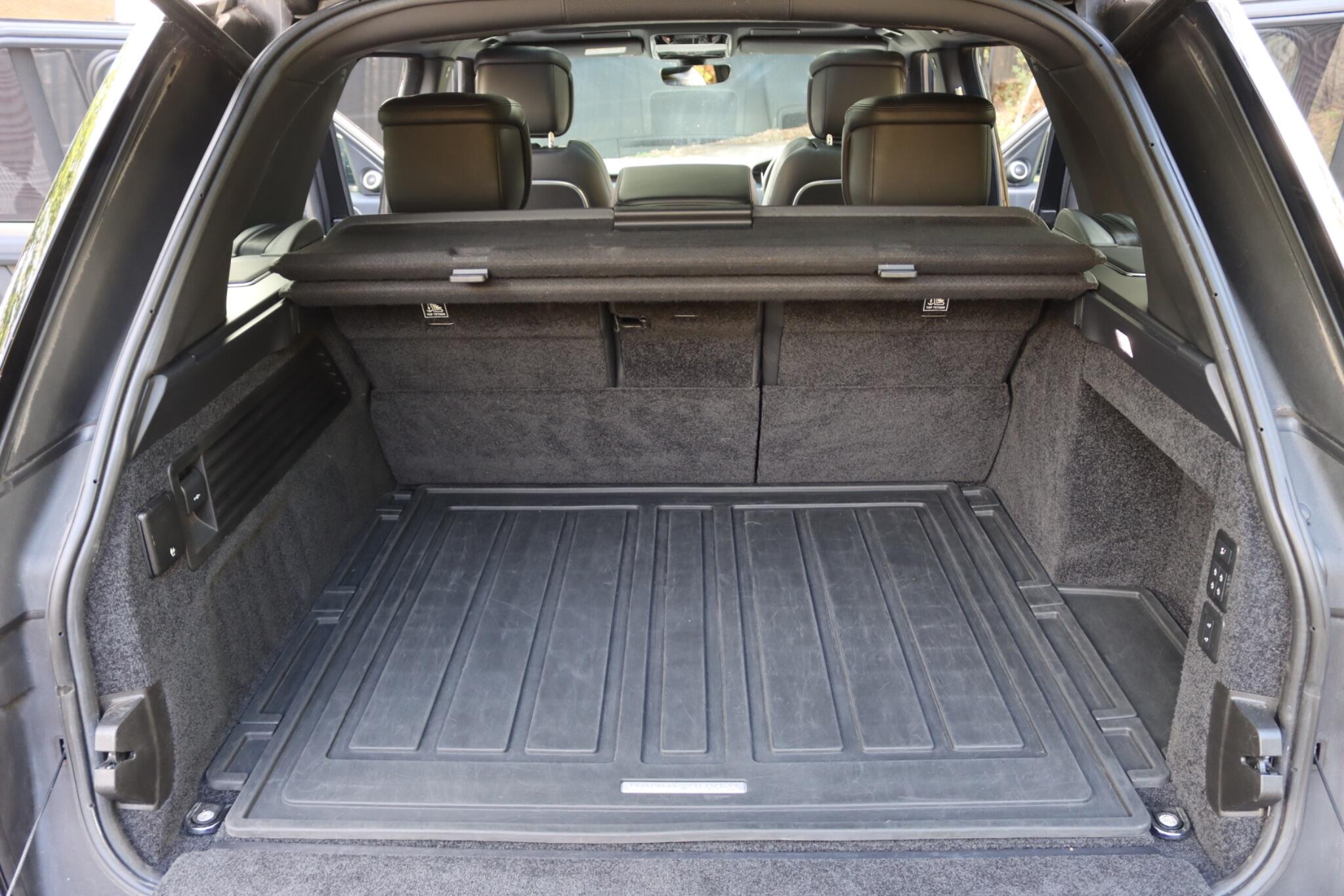 Land Rover Range Rover view 34
