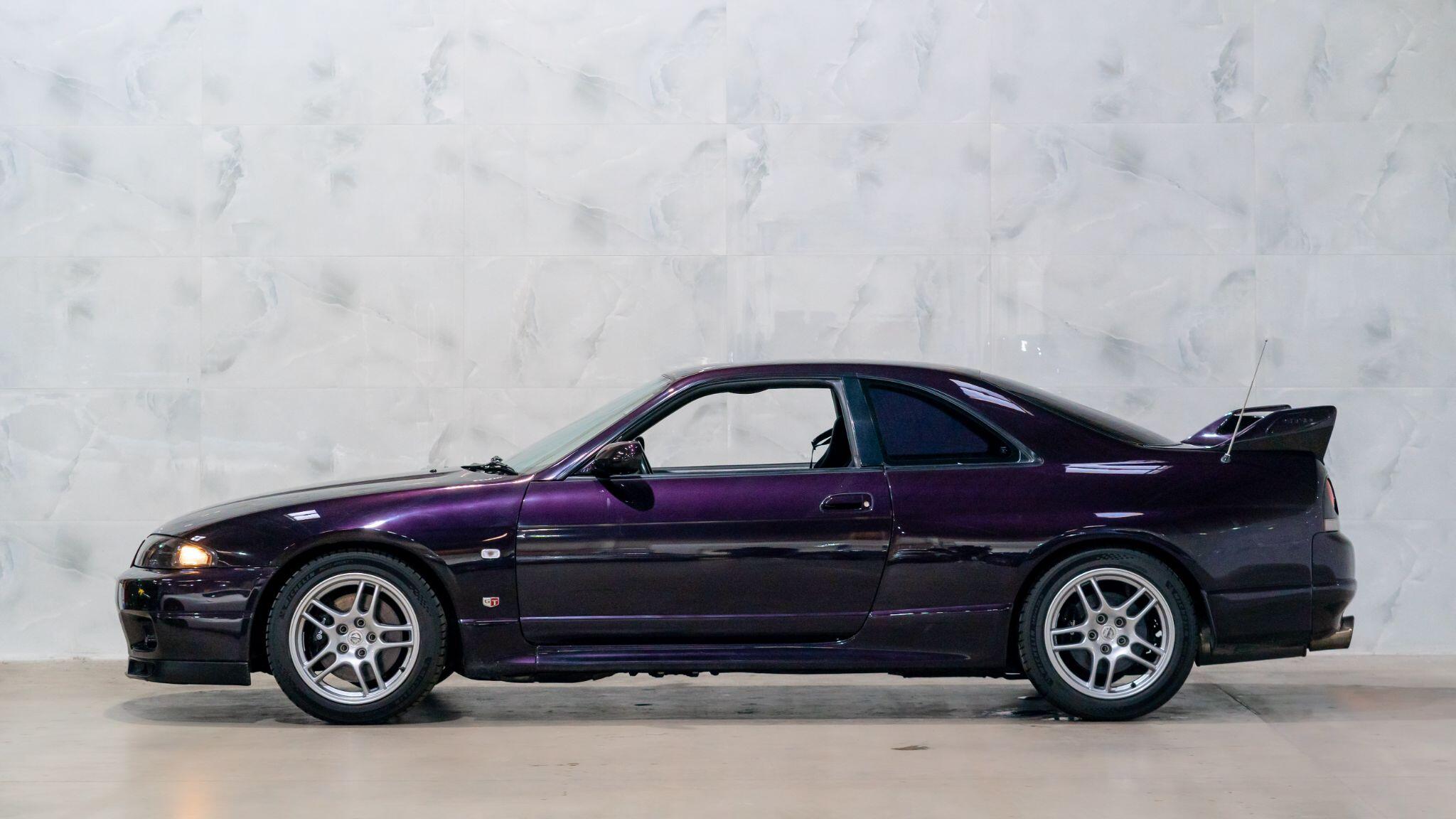 Nissan Skyline view 4