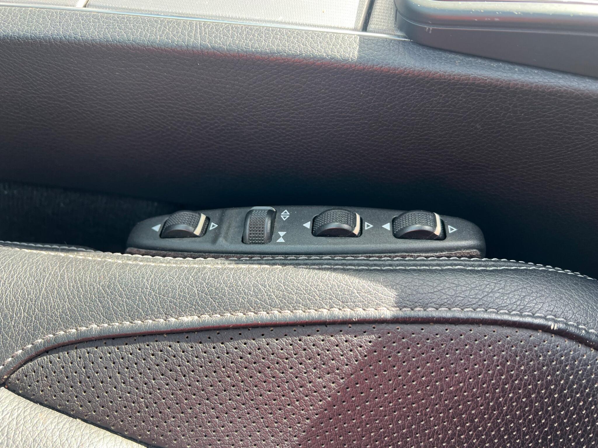 Mercedes-Benz E-Class view 36