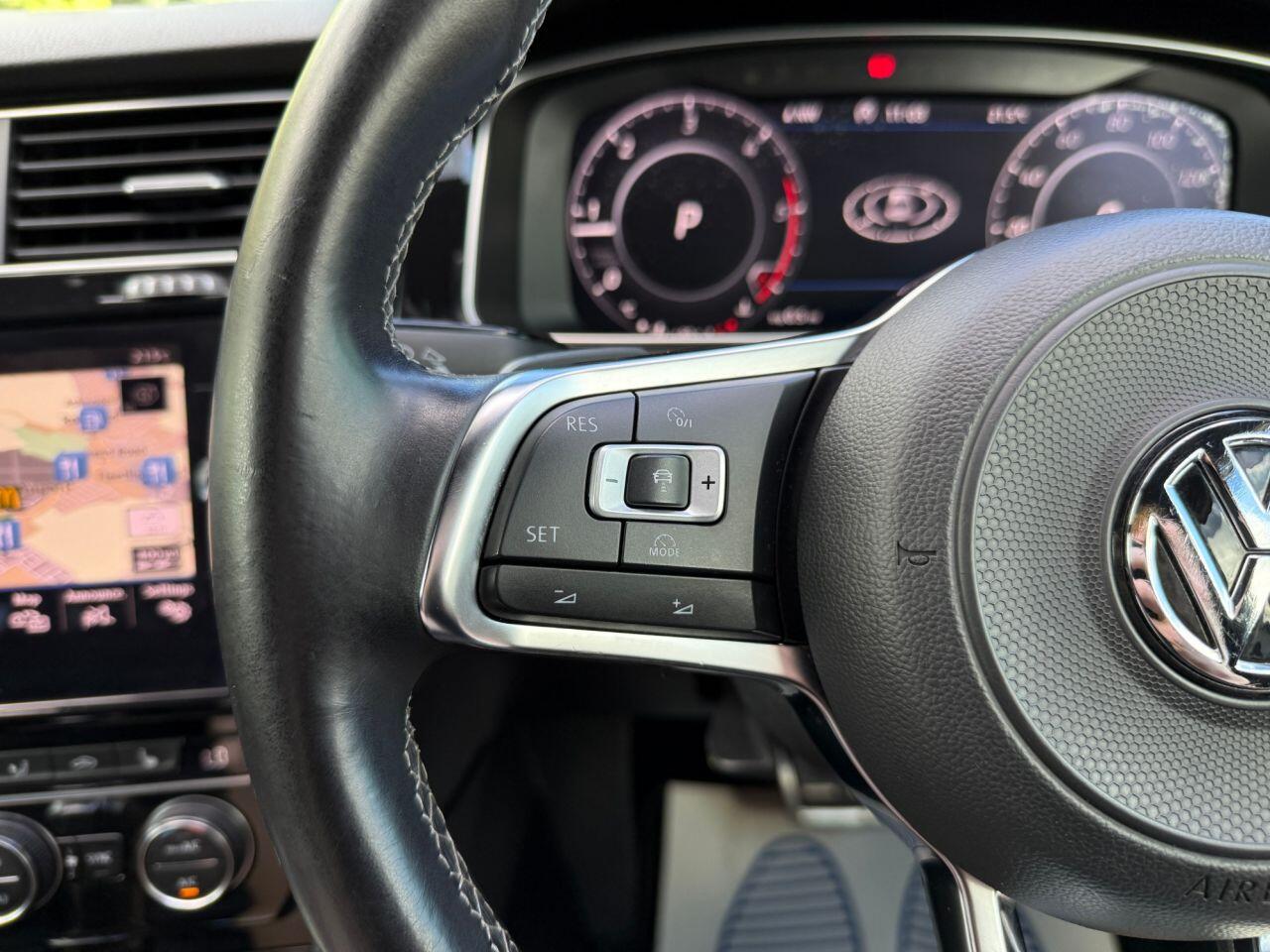 Volkswagen Golf view 37