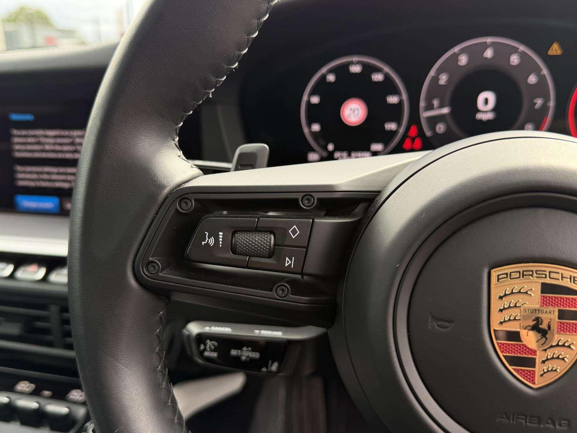 Porsche 911 view 19