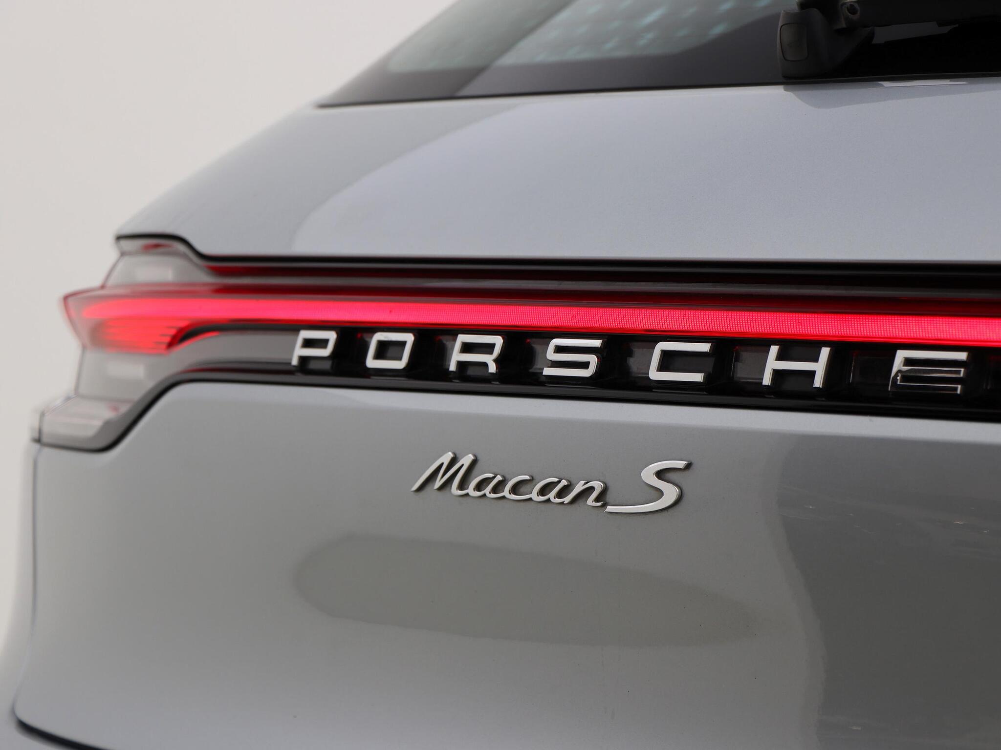 Porsche Macan view 22