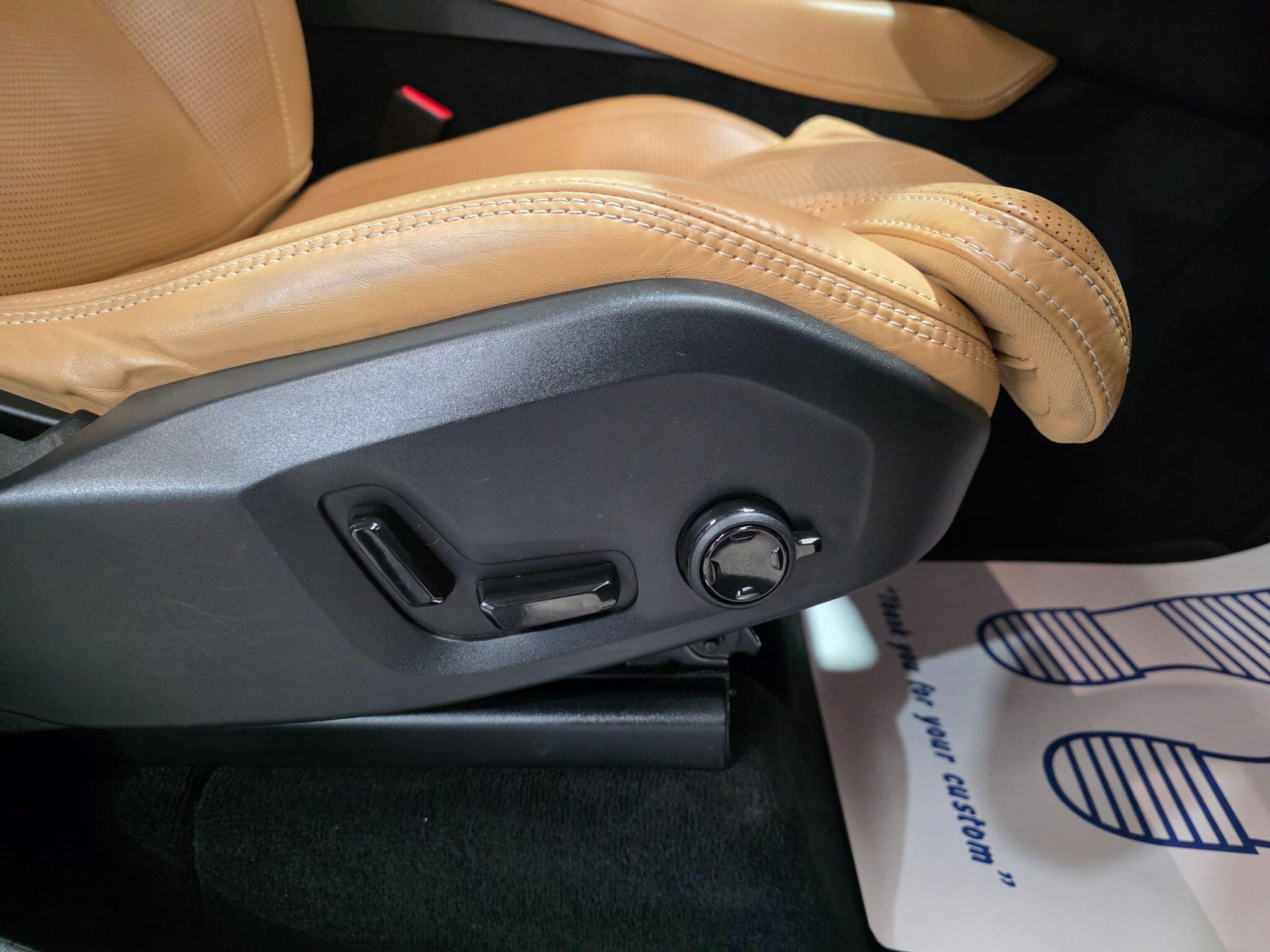 Volvo XC90 view 21