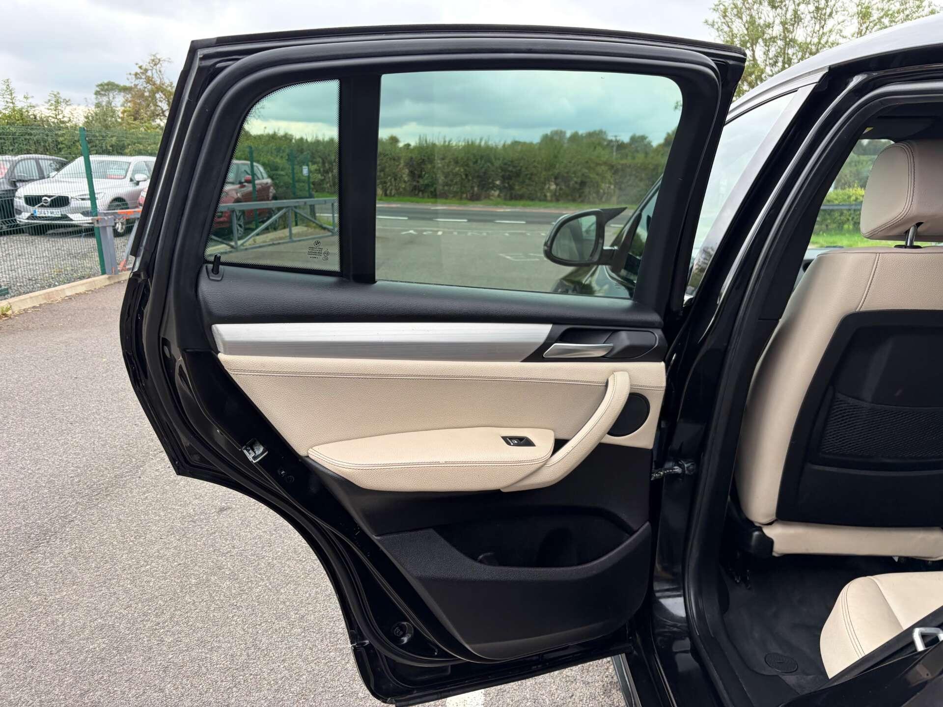 BMW X4 view 19