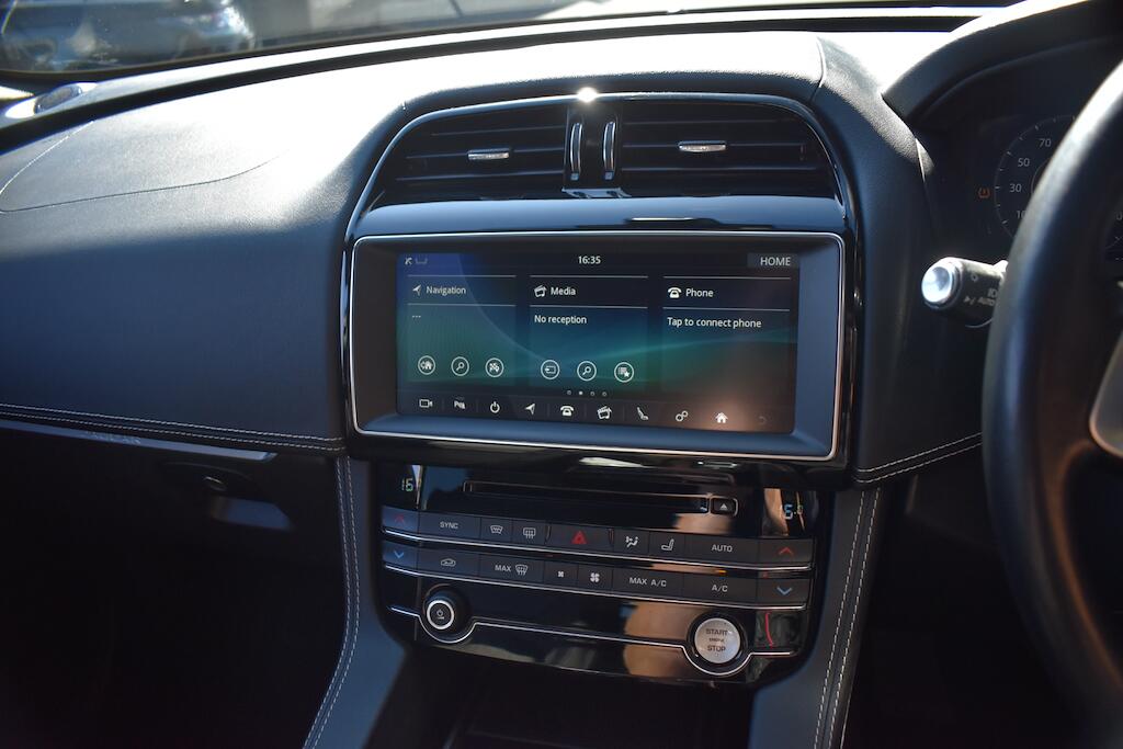 Jaguar F-Pace view 57
