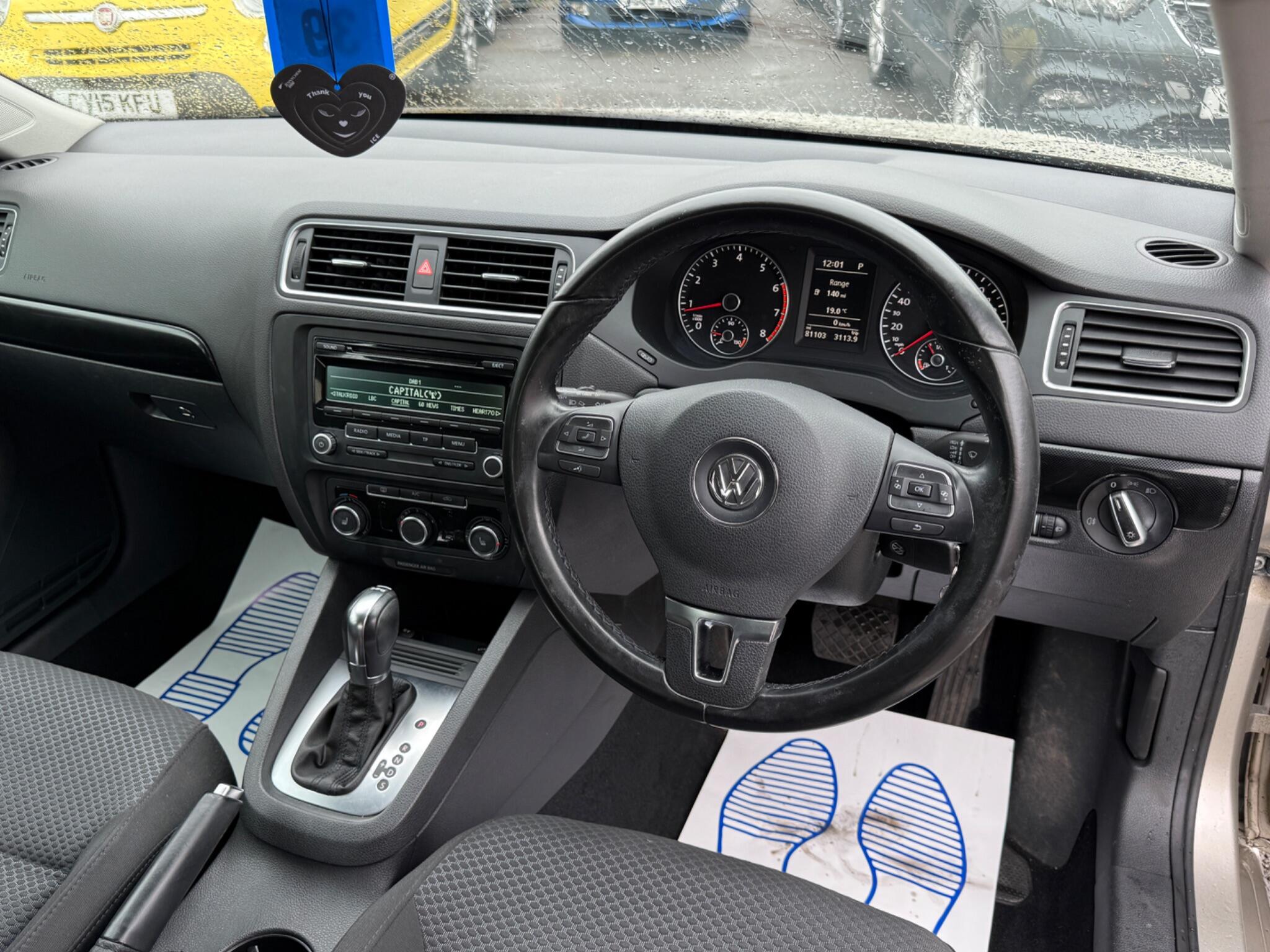 Volkswagen Jetta - Image 33