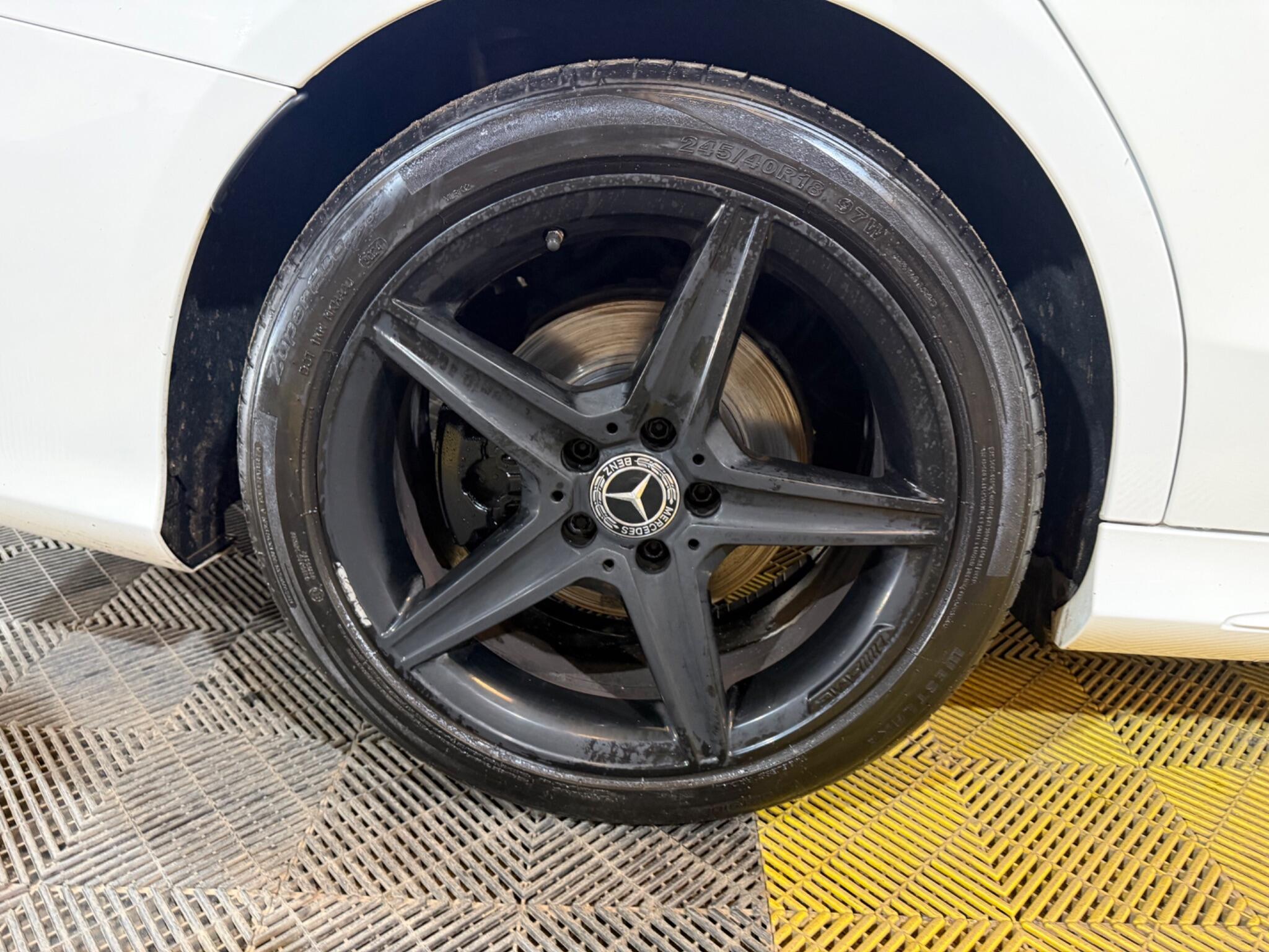 Mercedes-Benz C-Class view 41