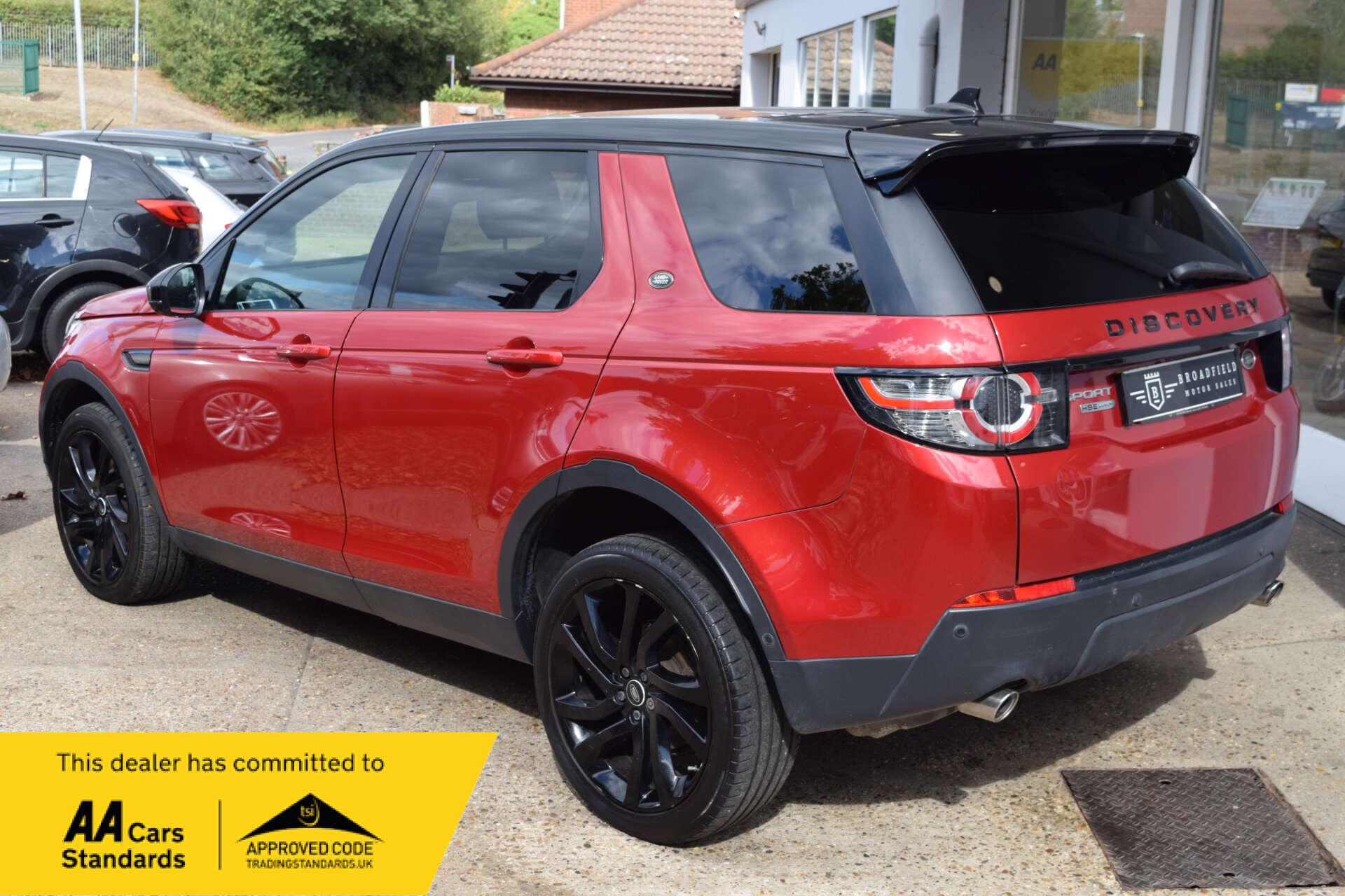 Land Rover Discovery Sport view 4