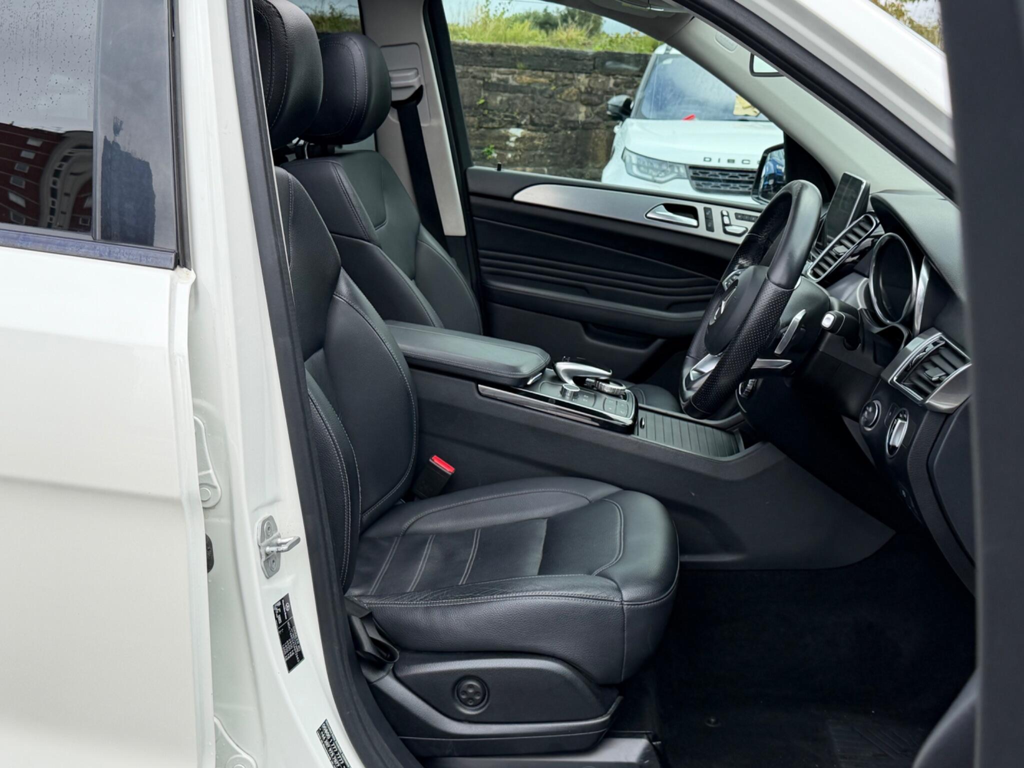 Mercedes-Benz GLE view 16