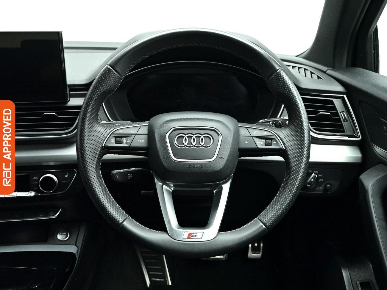 Audi Q5 view 2