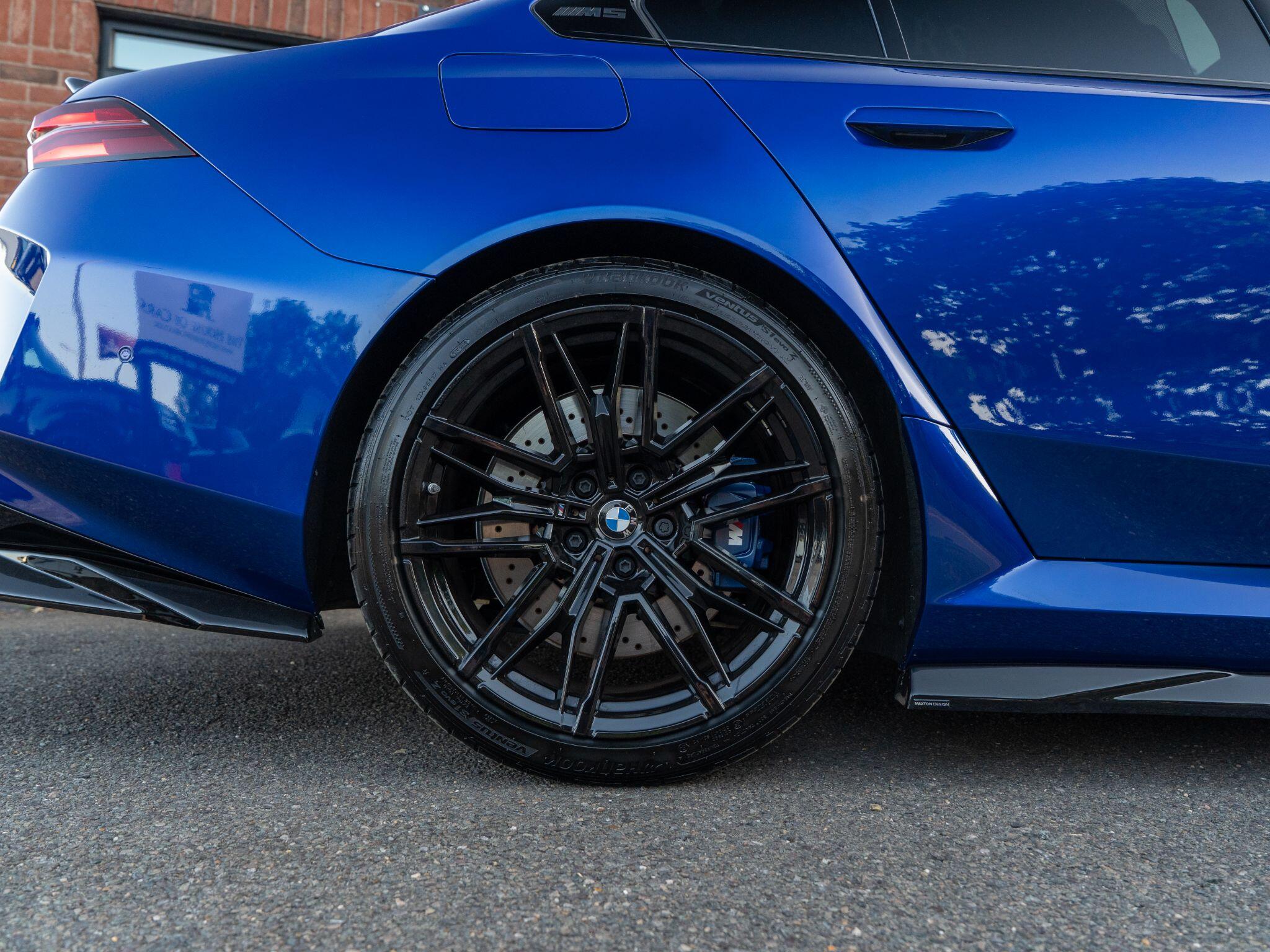 BMW M5 view 31