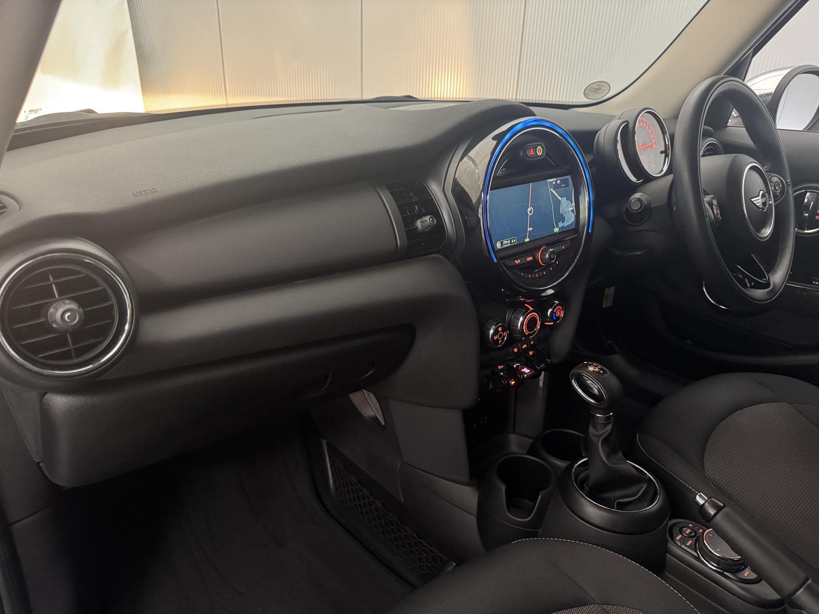 Mini Hatch view 61