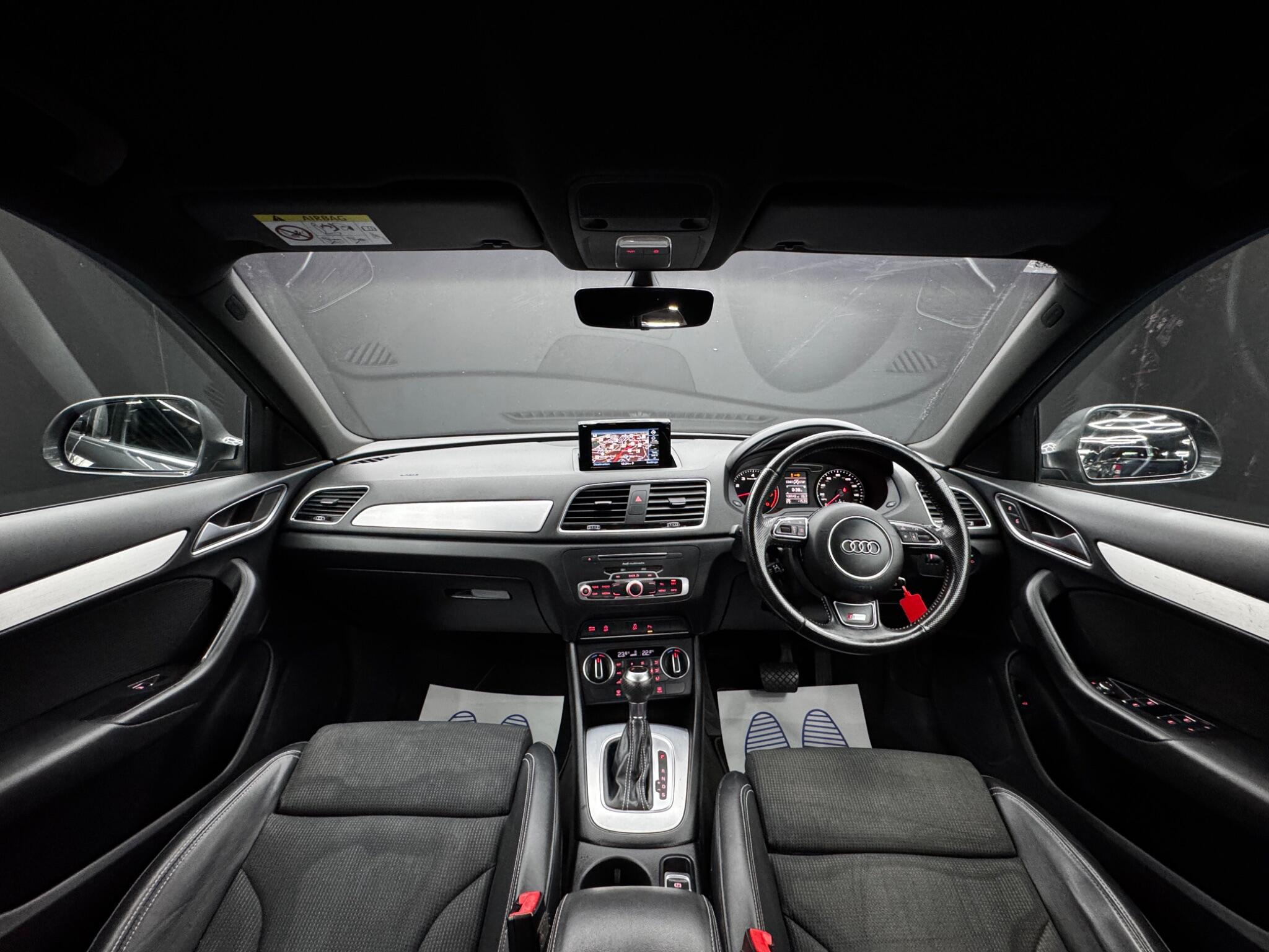 Audi Q3 view 17