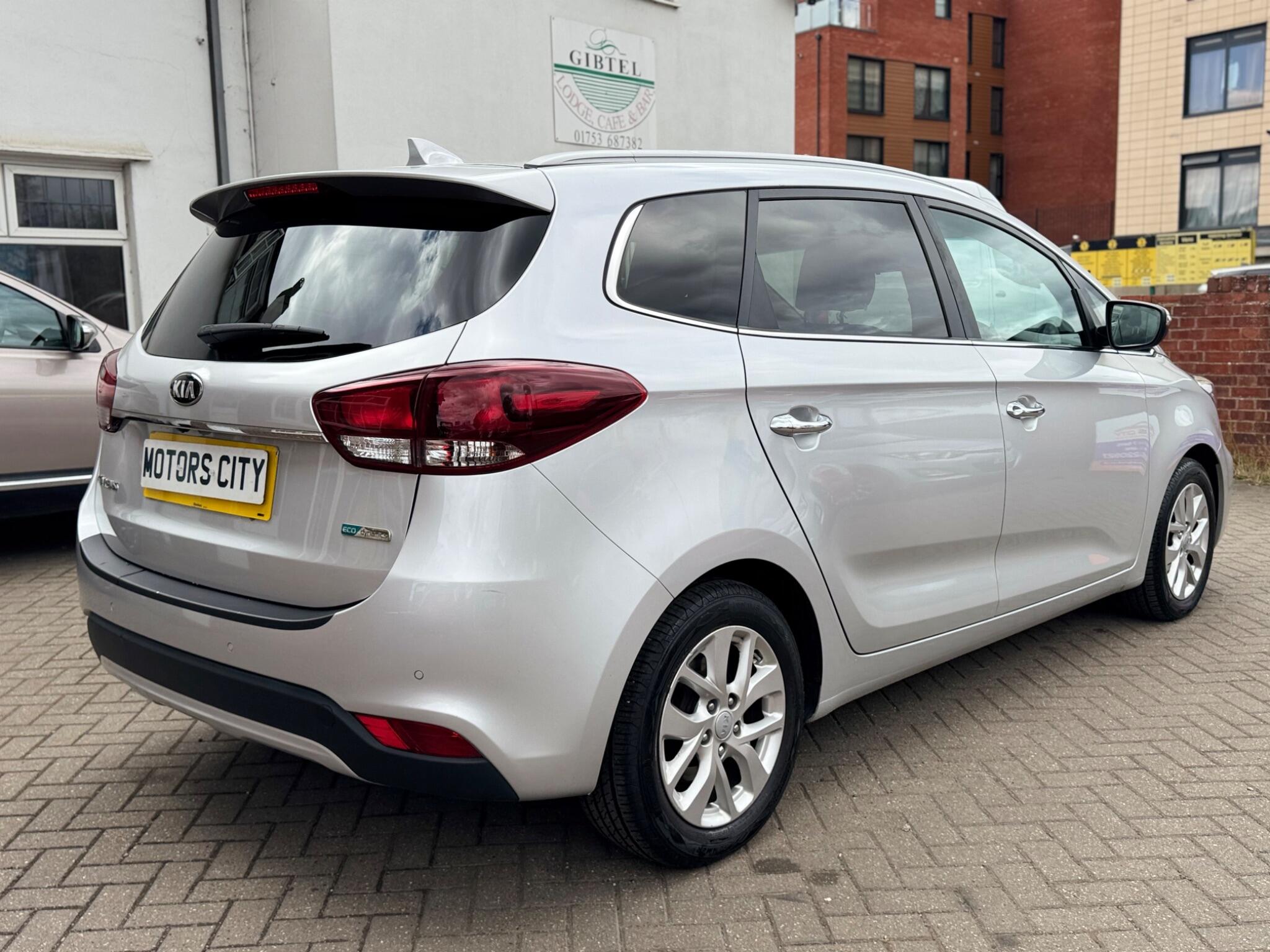 Kia Carens view 10