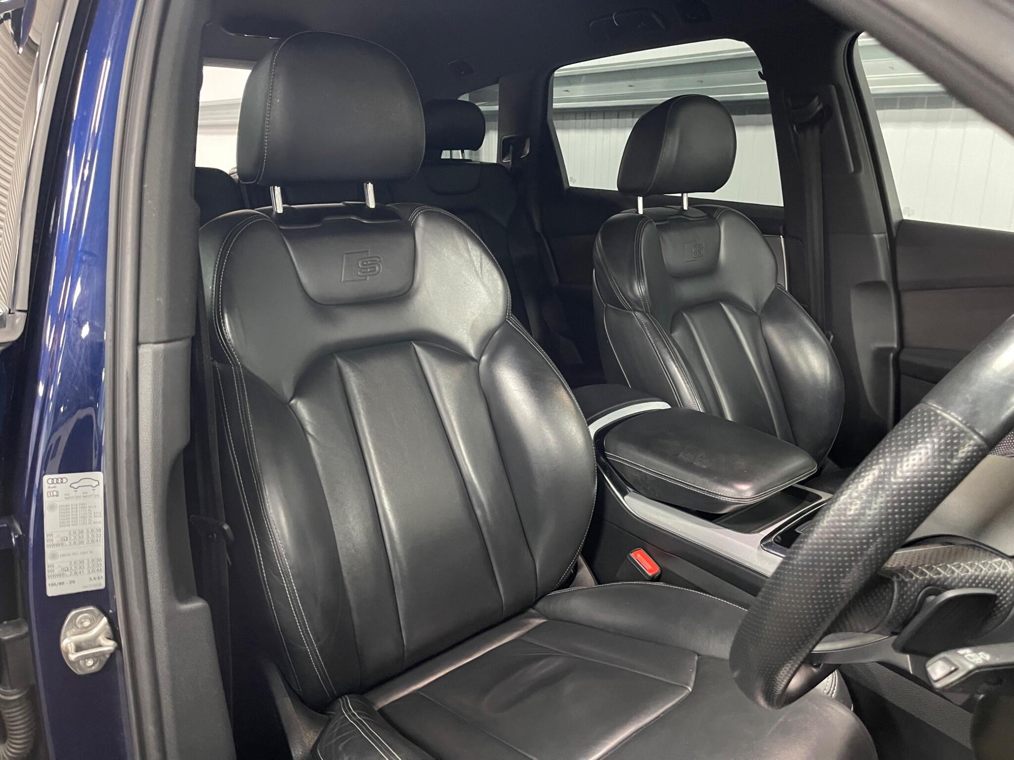 Audi Q7 view 33