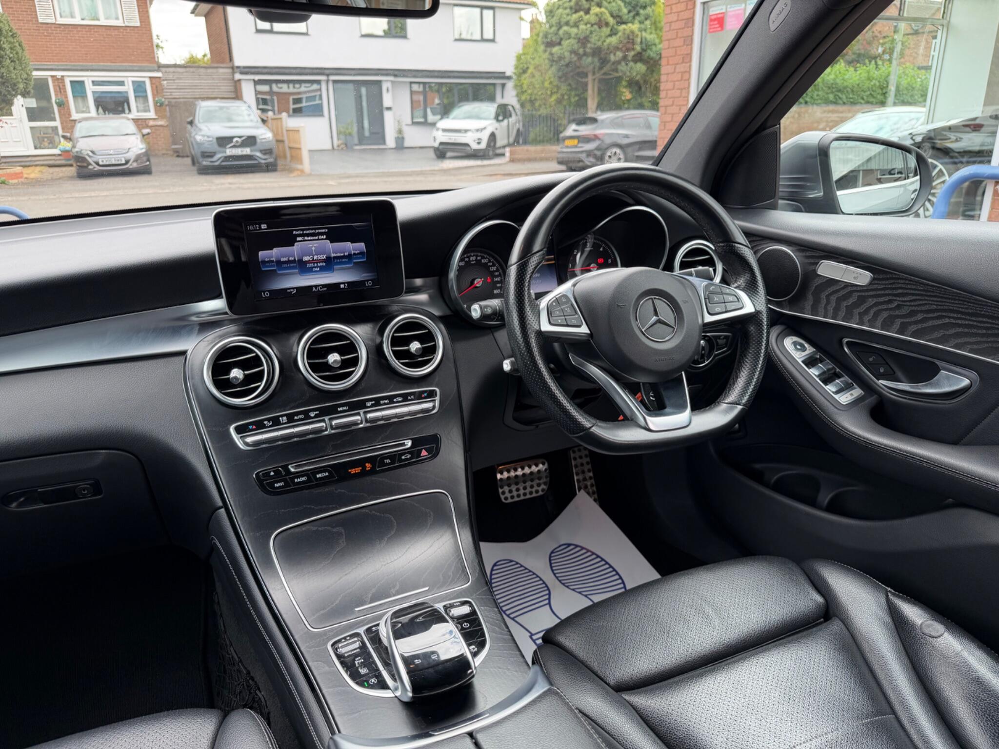 Mercedes-Benz GLC view 57